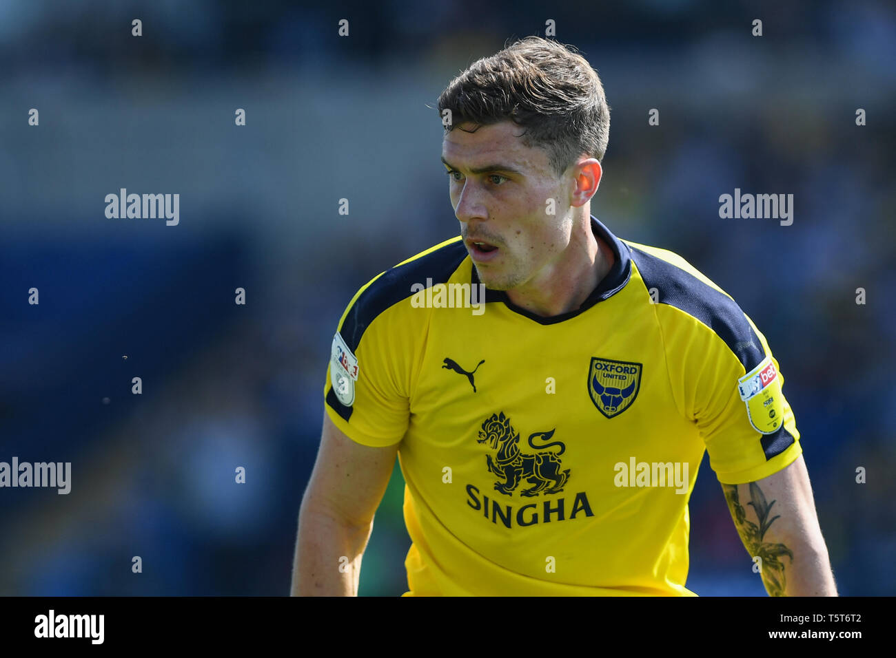 19 aprile 2019, Kassam Stadium, Oxford Inghilterra; Sky lega Bet One, Oxford United vs Charlton Athletic ;Josh Ruffels (14) di Oxford Credito: Phil Westlake/News immagini English Football League immagini sono soggette a licenza DataCo Foto Stock