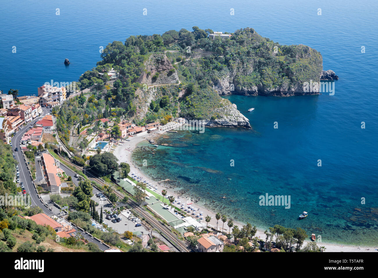 Taormina - Il bellissimo paesaggio mediterraneo della Sicilia. Foto Stock