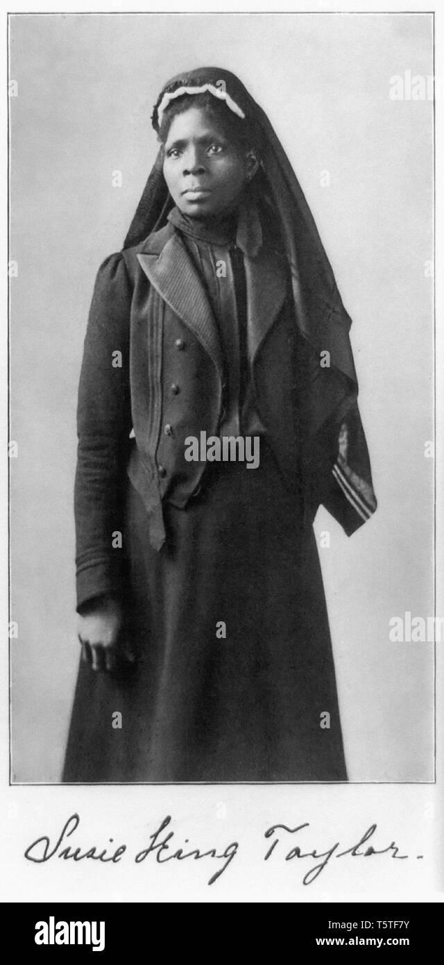 Susie re Taylor, primo African esercito americano infermiere, servita con XXXIII U.S. Truppe colorati reggimento di fanteria durante la Guerra Civile Americana, Three-Quarter lunghezza verticale, fotografia non datata, pubblicato 1902 Foto Stock