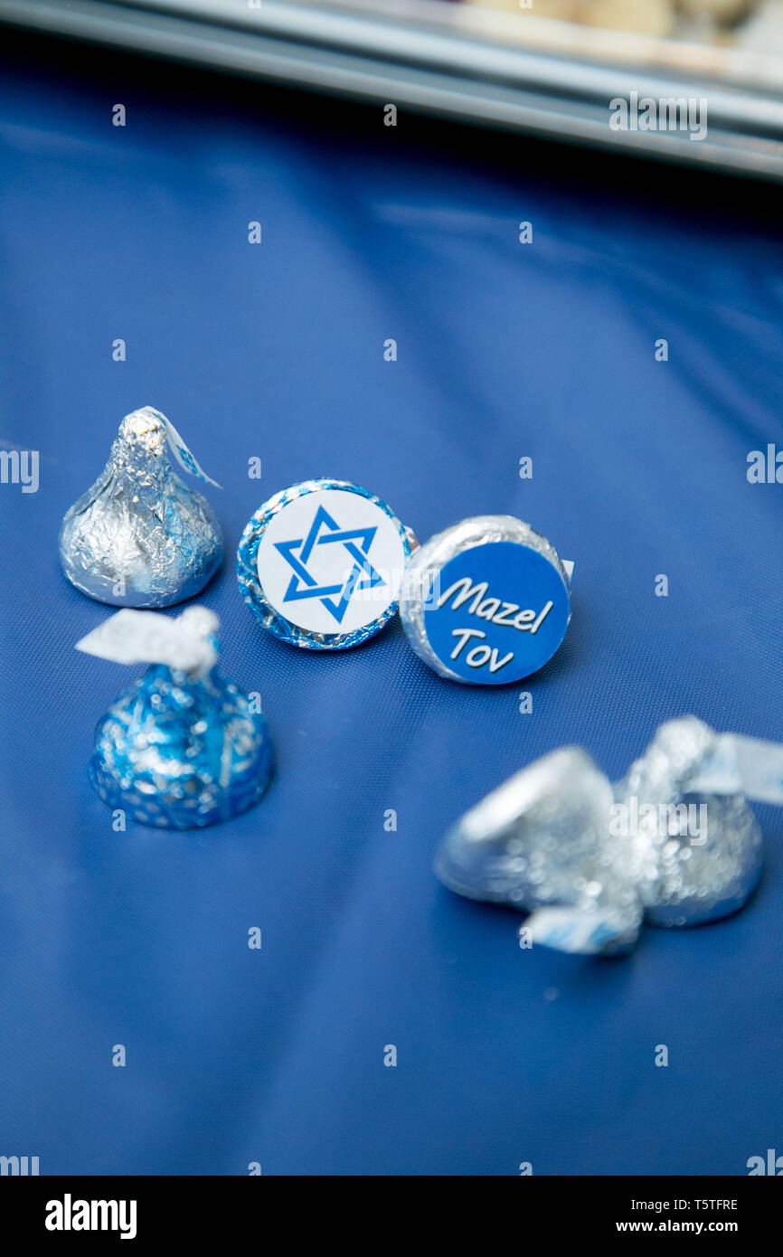 Caramelle per gli ospiti a un celebarion Foto Stock