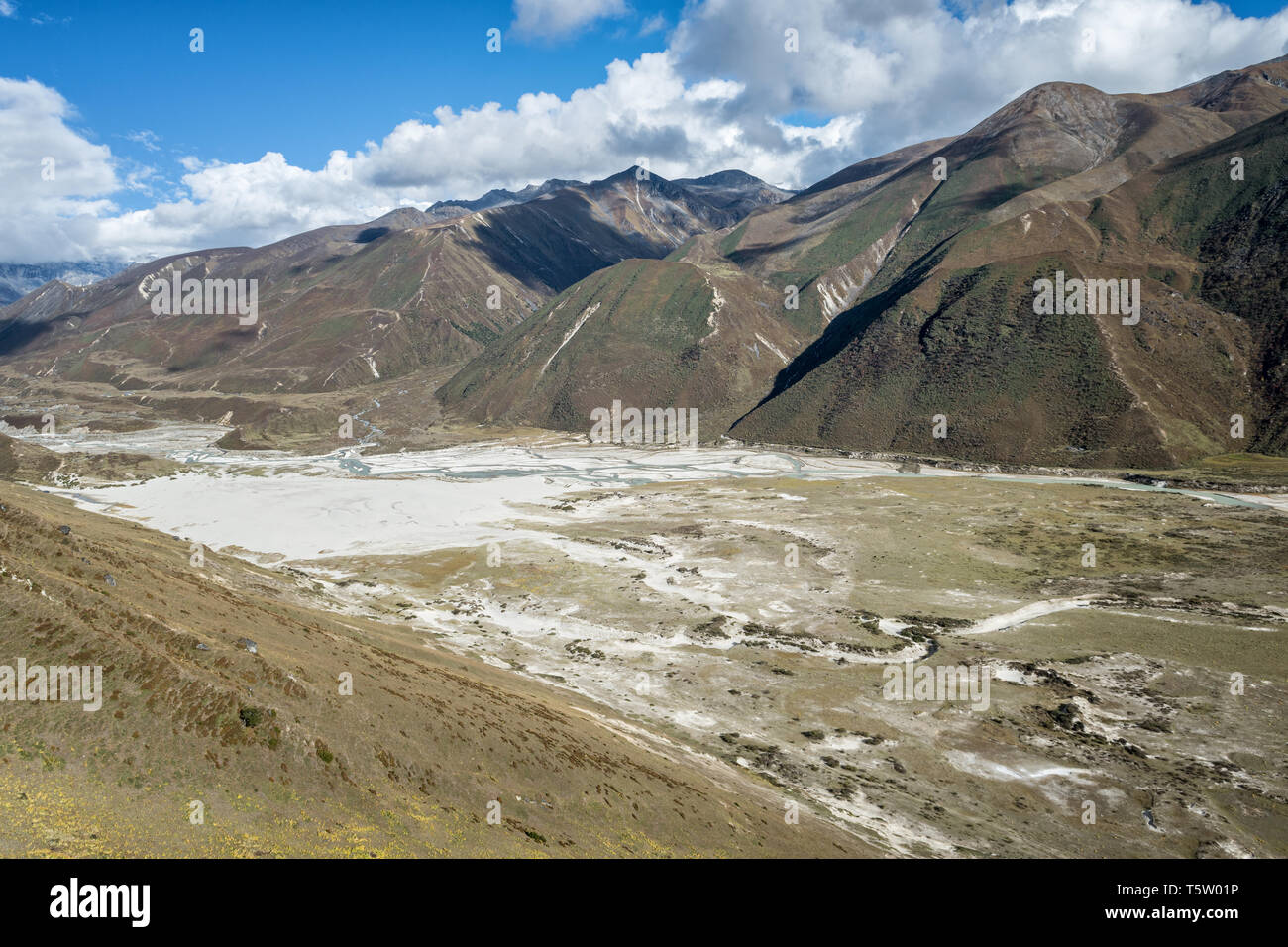 Le montagne della regione di Lunana vicino Chozo, Gasa distretto, Snowman Trek, Bhutan Foto Stock