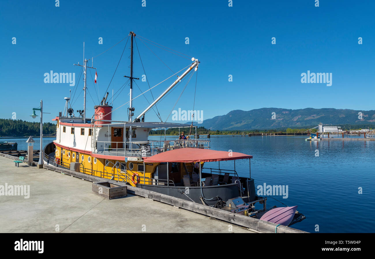 Canada, British Columbia, Port Alberni, travolto Inn, B&B, su linee M.T. Songhee un 1944 restaurato 100' rimorchiatore Foto Stock