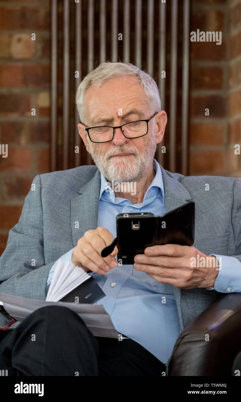 Jeremy Corbyn, leader del partito laburista in corrispondenza del partito laburista nel rally di Nottinghamshire, England, Regno Unito Foto Stock