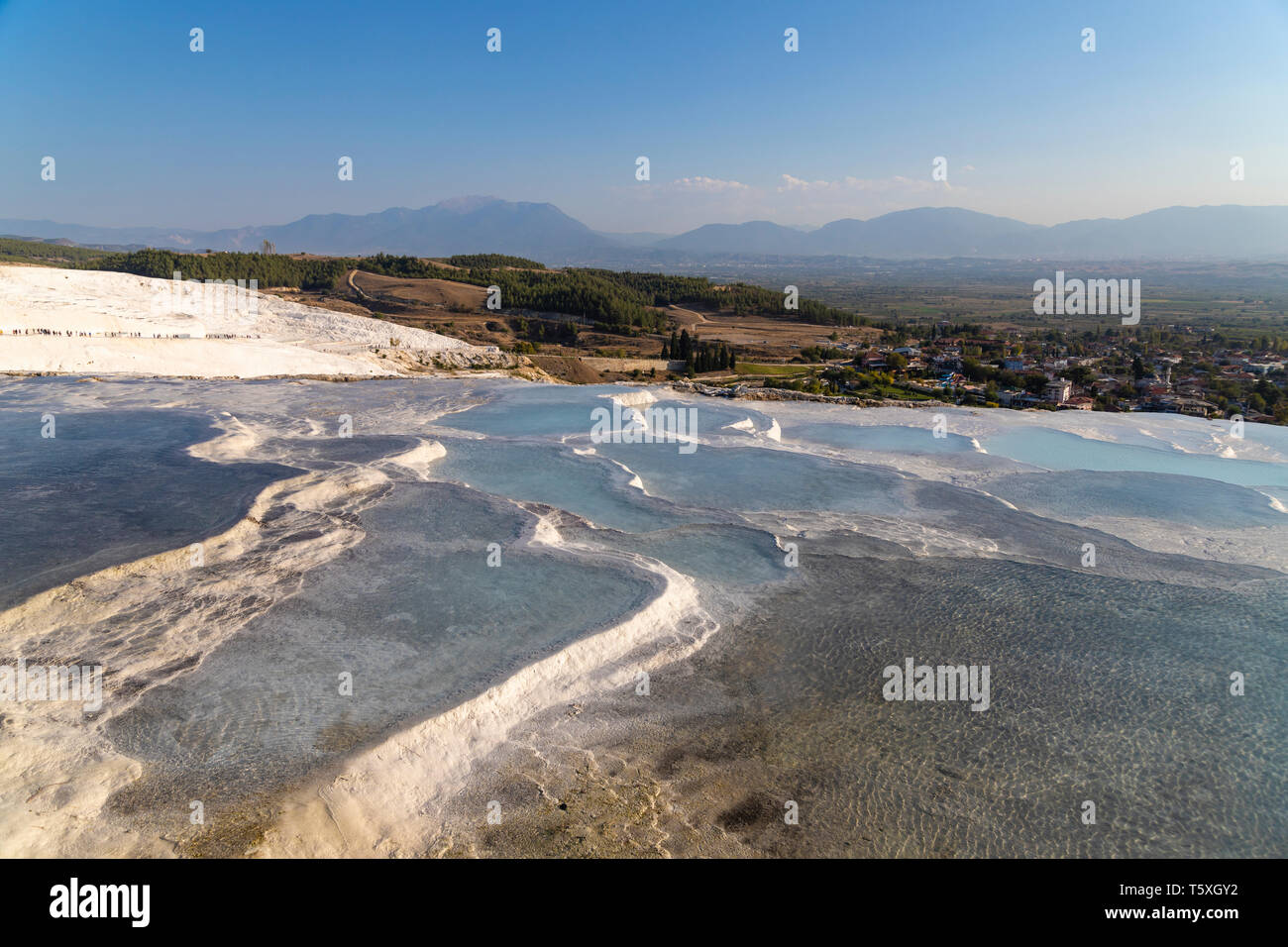 Turchia, Denizli Provincia, Pamukkale, Hierapolis Pamukkale Sito Archeologico (Sito UNESCO), travertino naturale Piscine Termali Foto Stock