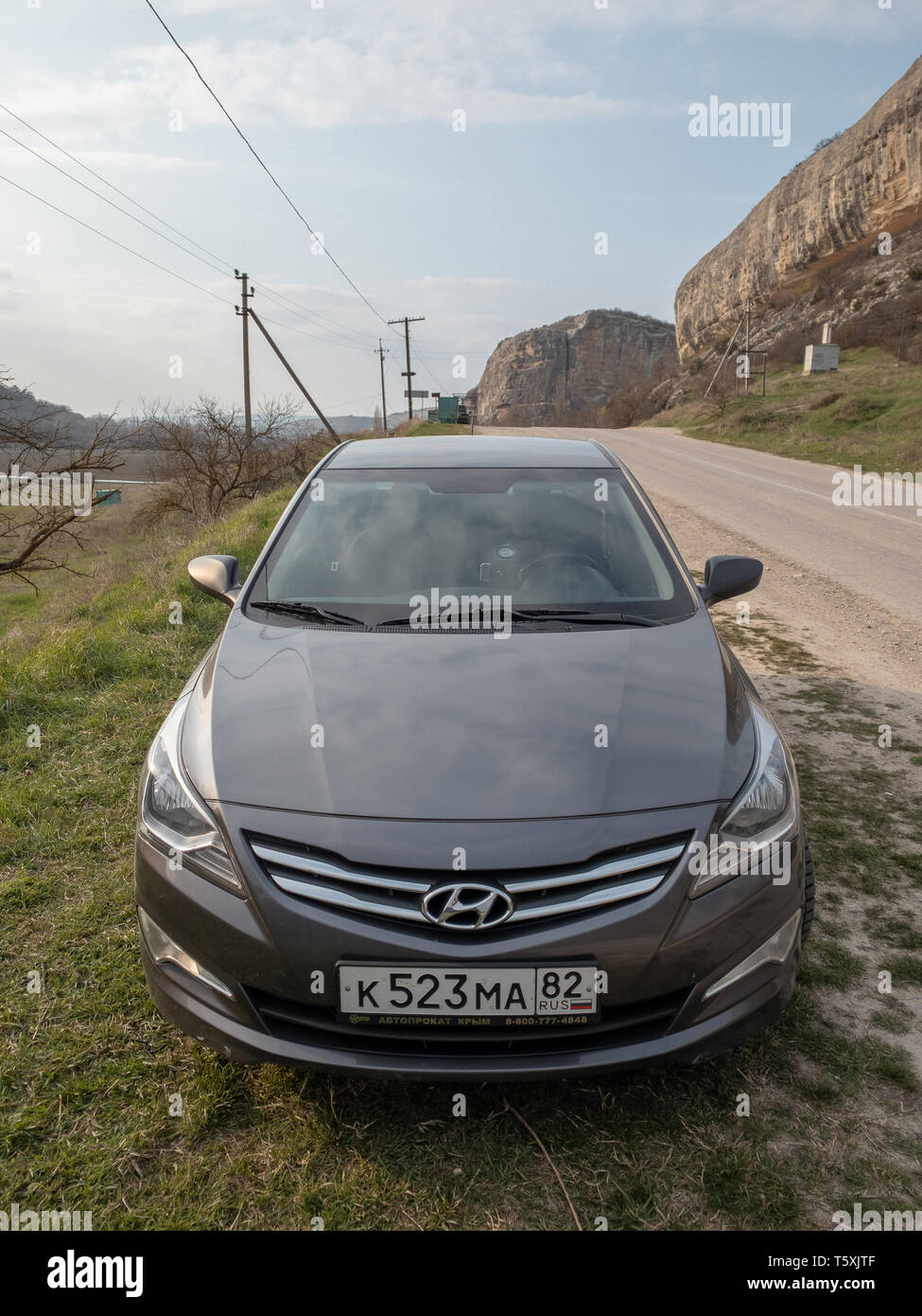 Sebastopoli, Repubblica di Crimea - Marzo 23, 2019: la vettura Hyundai Solaris è parcheggiato in natura. Giad Accent / Hyundai Avega / Hyundai Brio / Dodge Verna Foto Stock