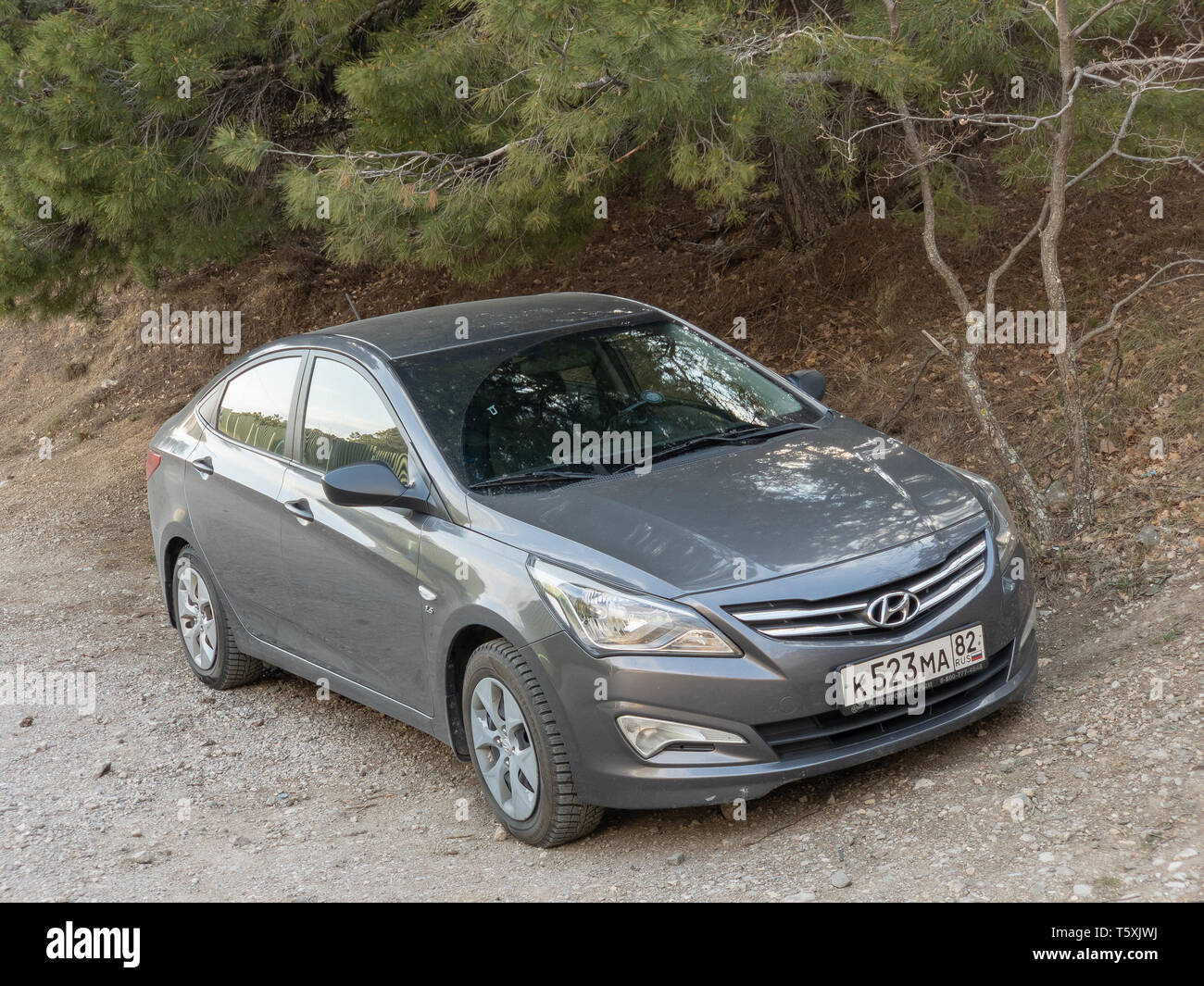 Sebastopoli, Repubblica di Crimea - Marzo 23, 2019: la vettura Hyundai Solaris è parcheggiato in natura. Giad Accent / Hyundai Avega / Hyundai Brio / Dodge Verna Foto Stock