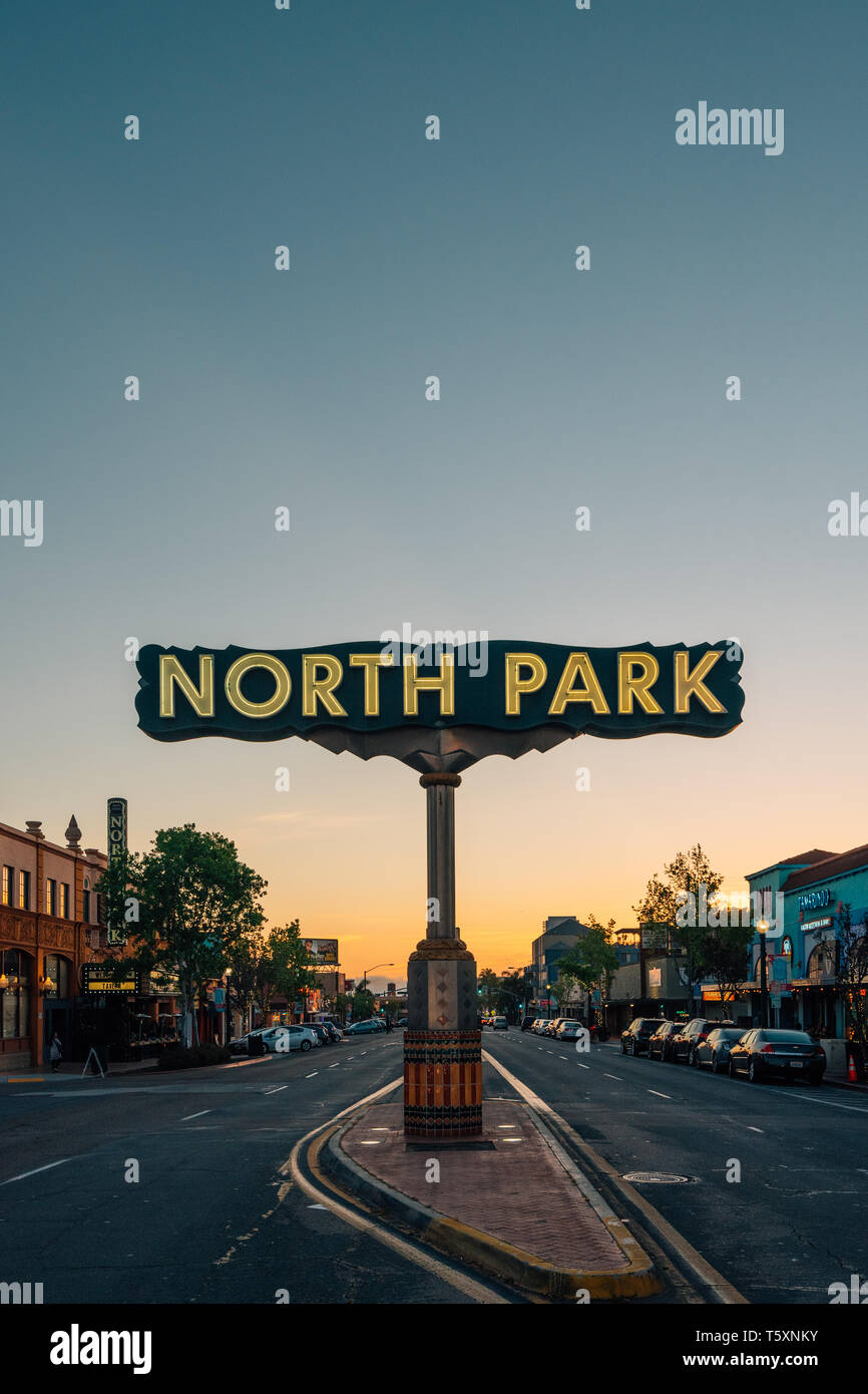 Parco Nord firmare al tramonto, a San Diego, California Foto Stock