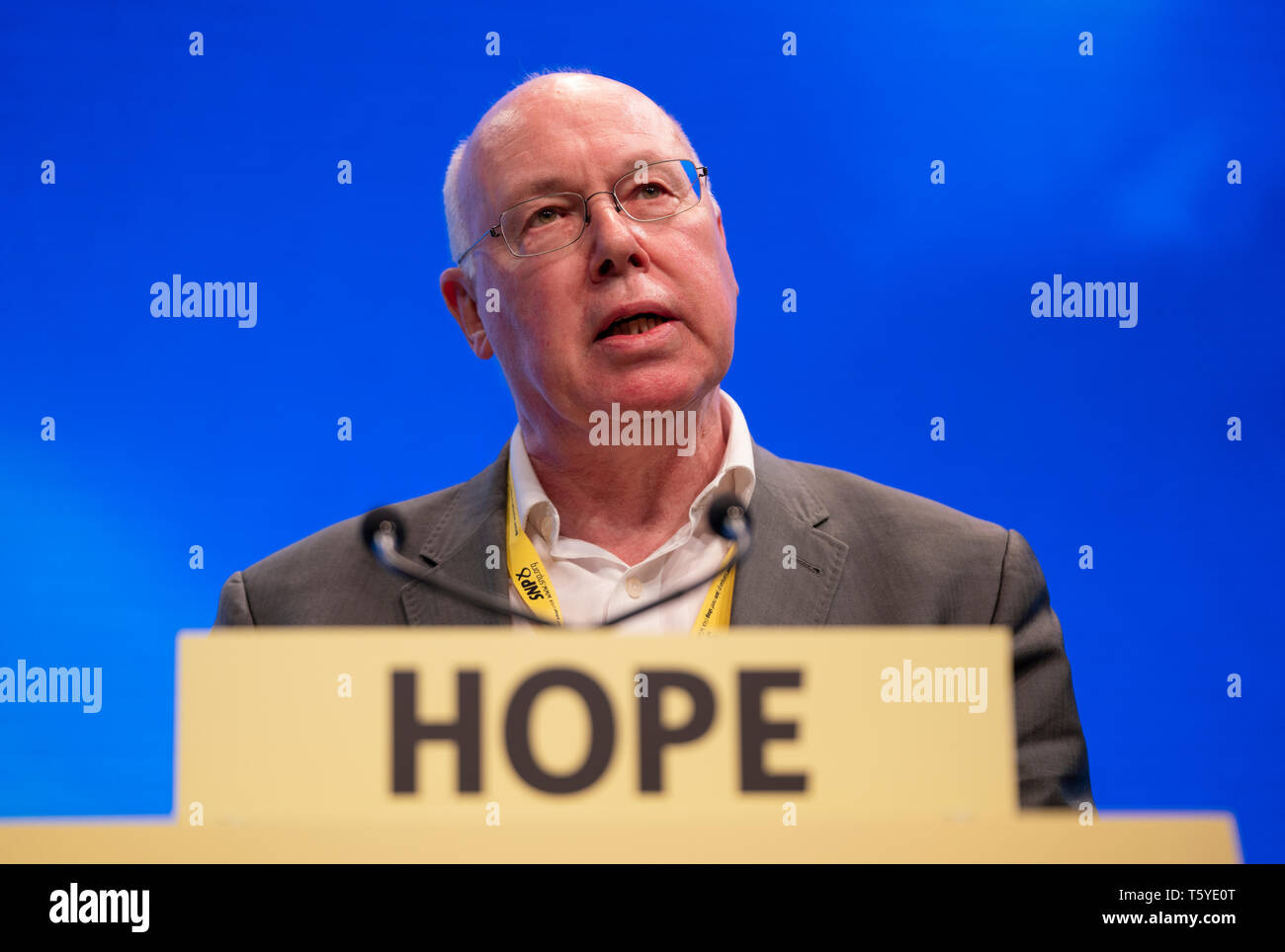 Edimburgo, Scozia, Regno Unito. 27 Aprile, 2019. SNP ( Partito nazionale scozzese) Conferenza di Primavera avviene all'EICC ( Edinburgh International Conference Centre) di Edimburgo. Nella foto; George Kerevan rivolgendosi ai delegati il giorno 1. Credito: Iain Masterton/Alamy Live News Foto Stock