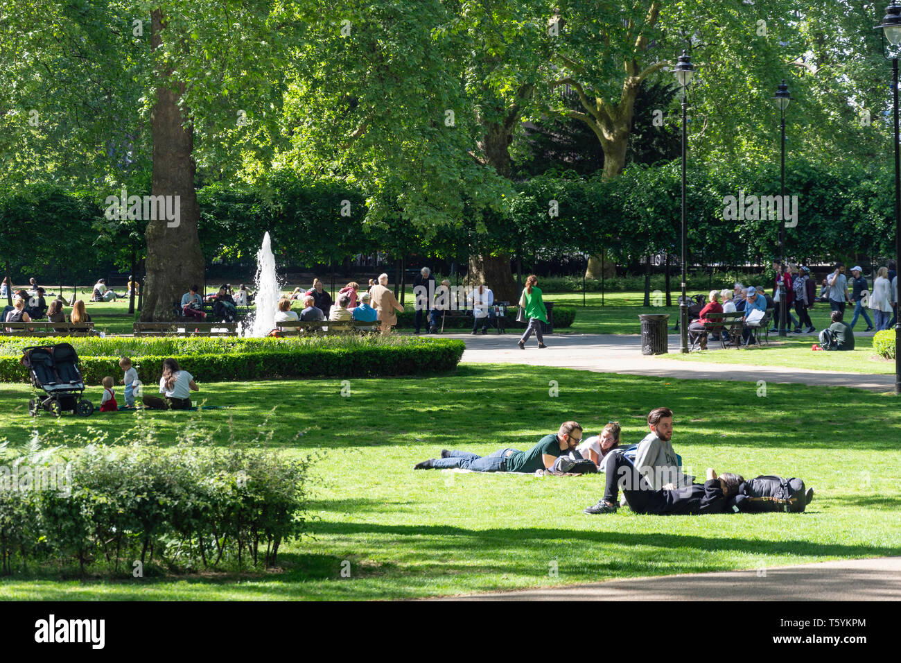 Russell Square, Bloomsbury, London Borough of Camden, Greater London, England, Regno Unito Foto Stock