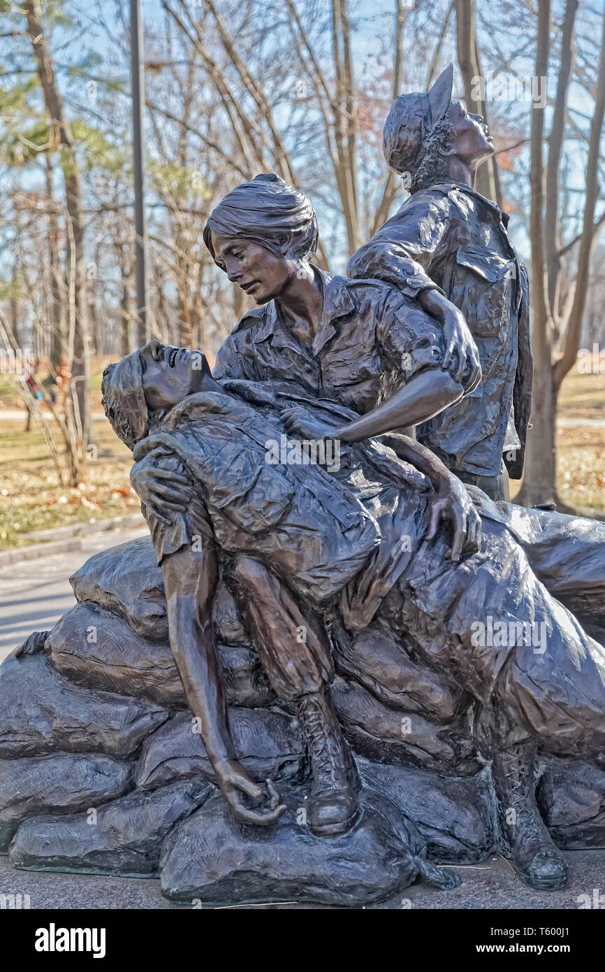 Il Vietnam Womens Memorial statua in bronzo a Washington DC Foto Stock