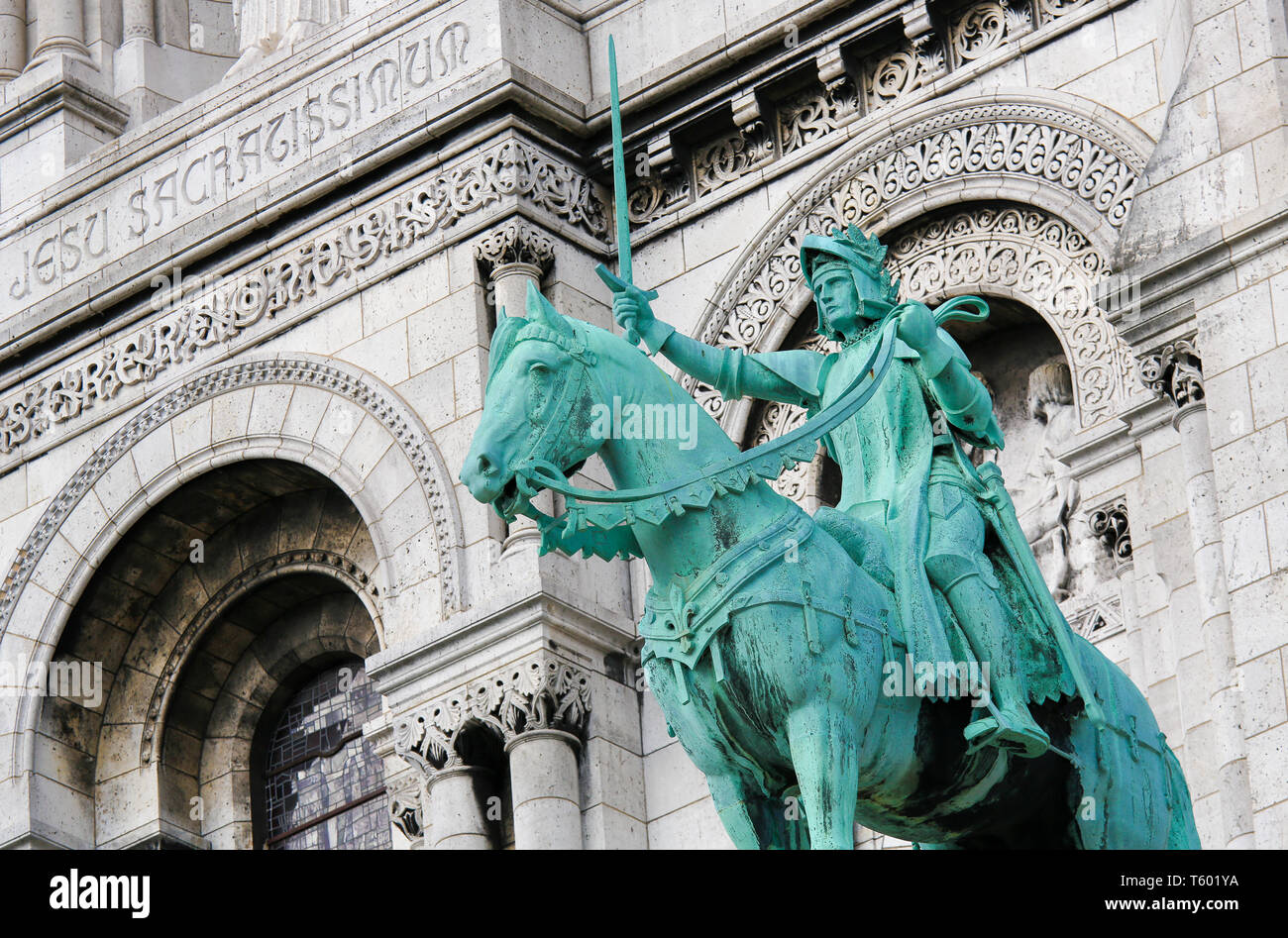 Statua equestre di Giovanna d'arco o Jeanne d'Arc presso la Basilica Sacre Coeur di Montmartre, Parigi, Francia Foto Stock