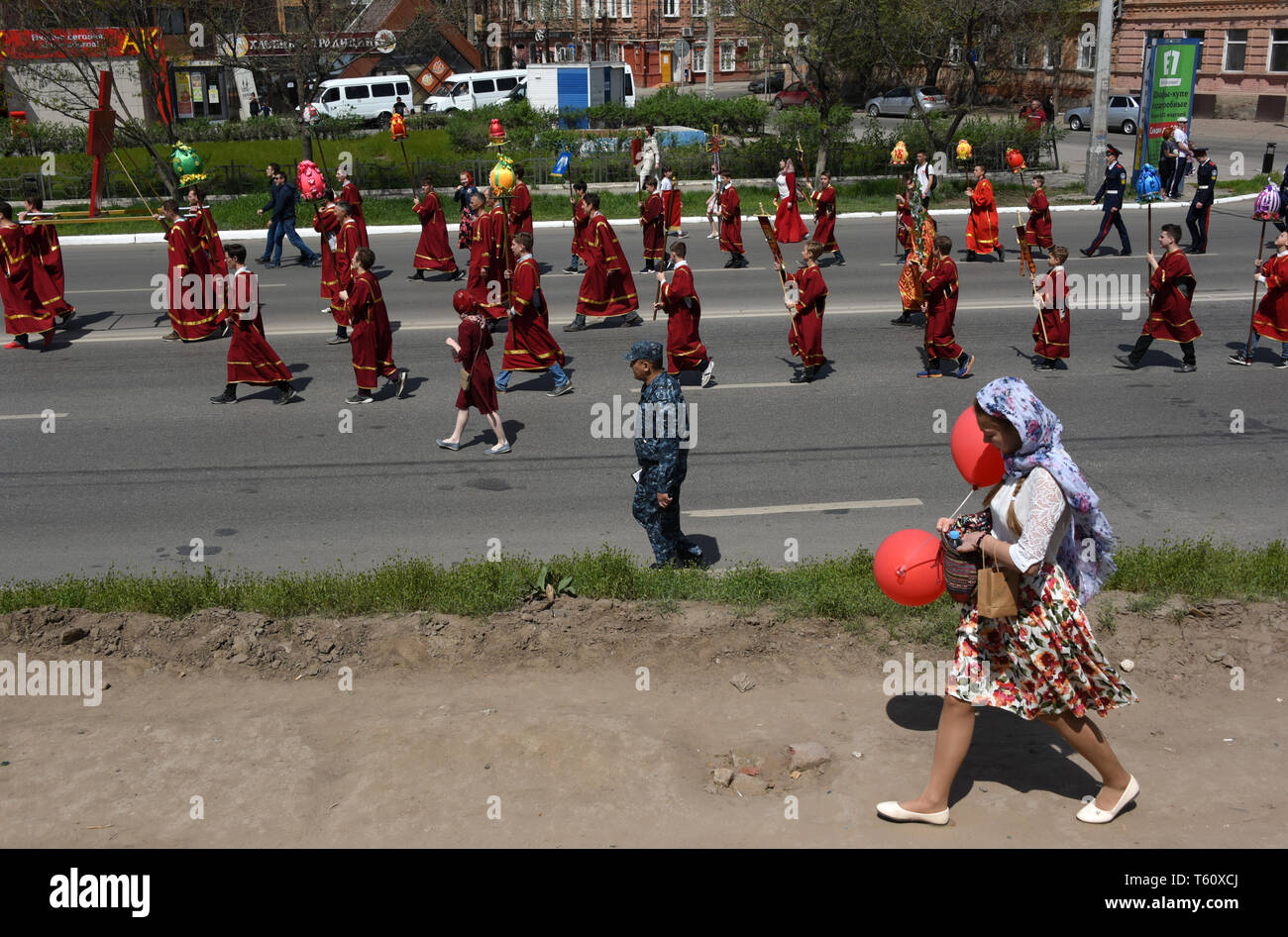 La pasqua ortodossa processione religiosa in Astrakhan, Russia Foto Stock
