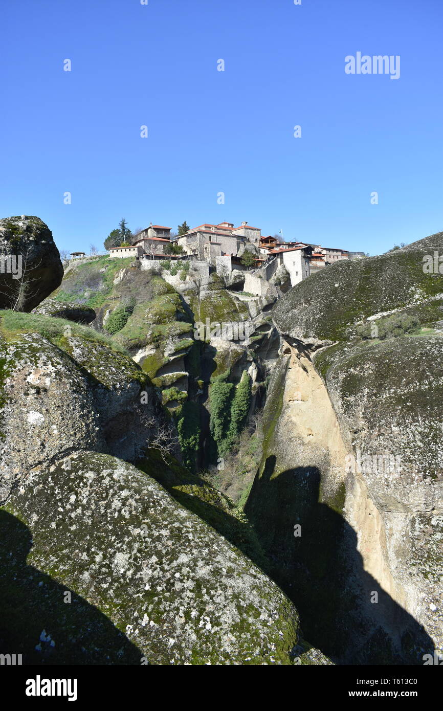 Meglio di Meteora Grecia Monestaries sulle rocce metamorfosi monastero del XIII secolo le ossa dei monaci Viaggi Top 10 Grecia siti religiosi di viaggio Grecia Foto Stock