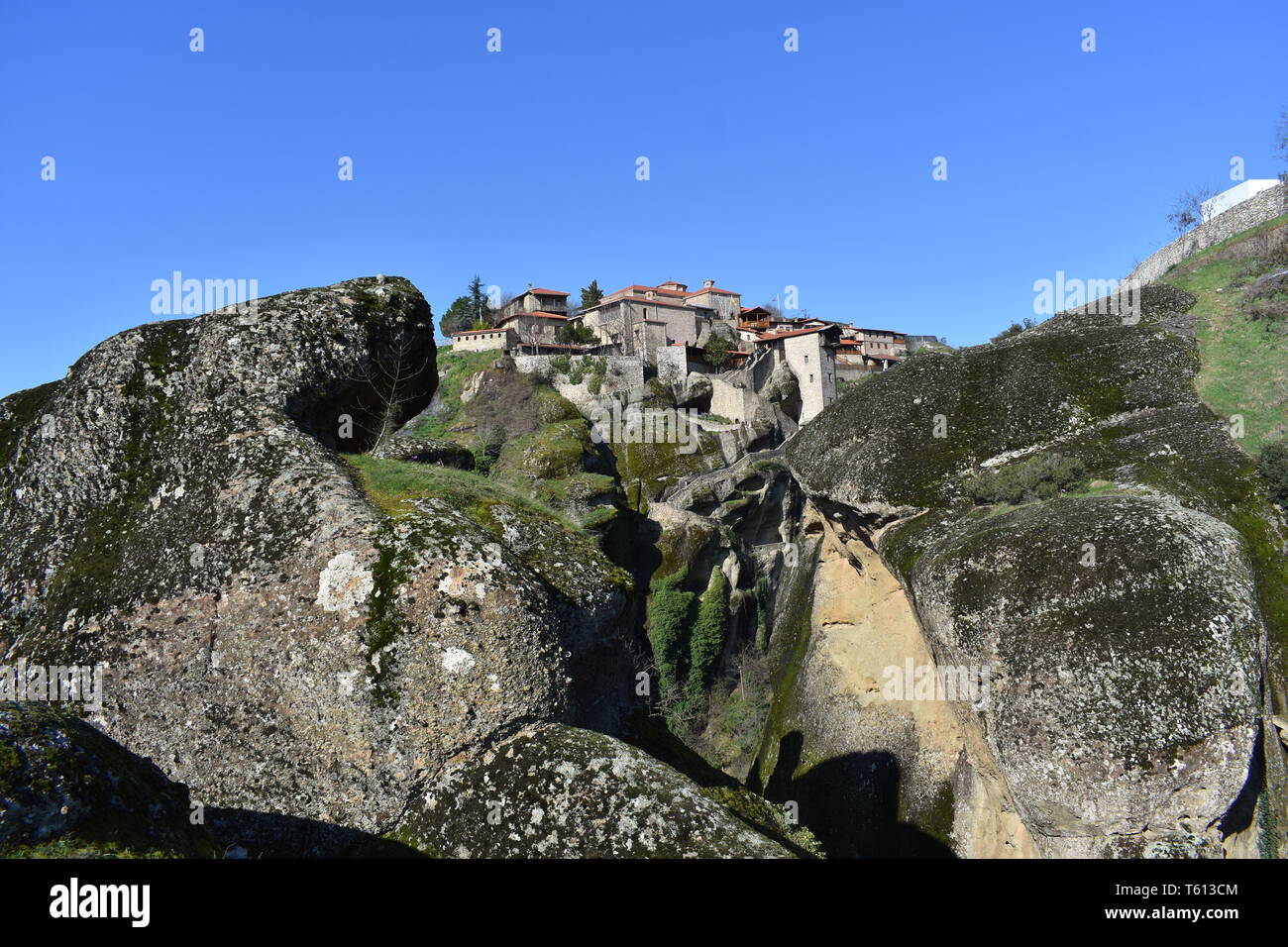 Meglio di Meteora Grecia Monestaries sulle rocce metamorfosi monastero del XIII secolo le ossa dei monaci Viaggi Top 10 Grecia siti religiosi di viaggio Grecia Foto Stock