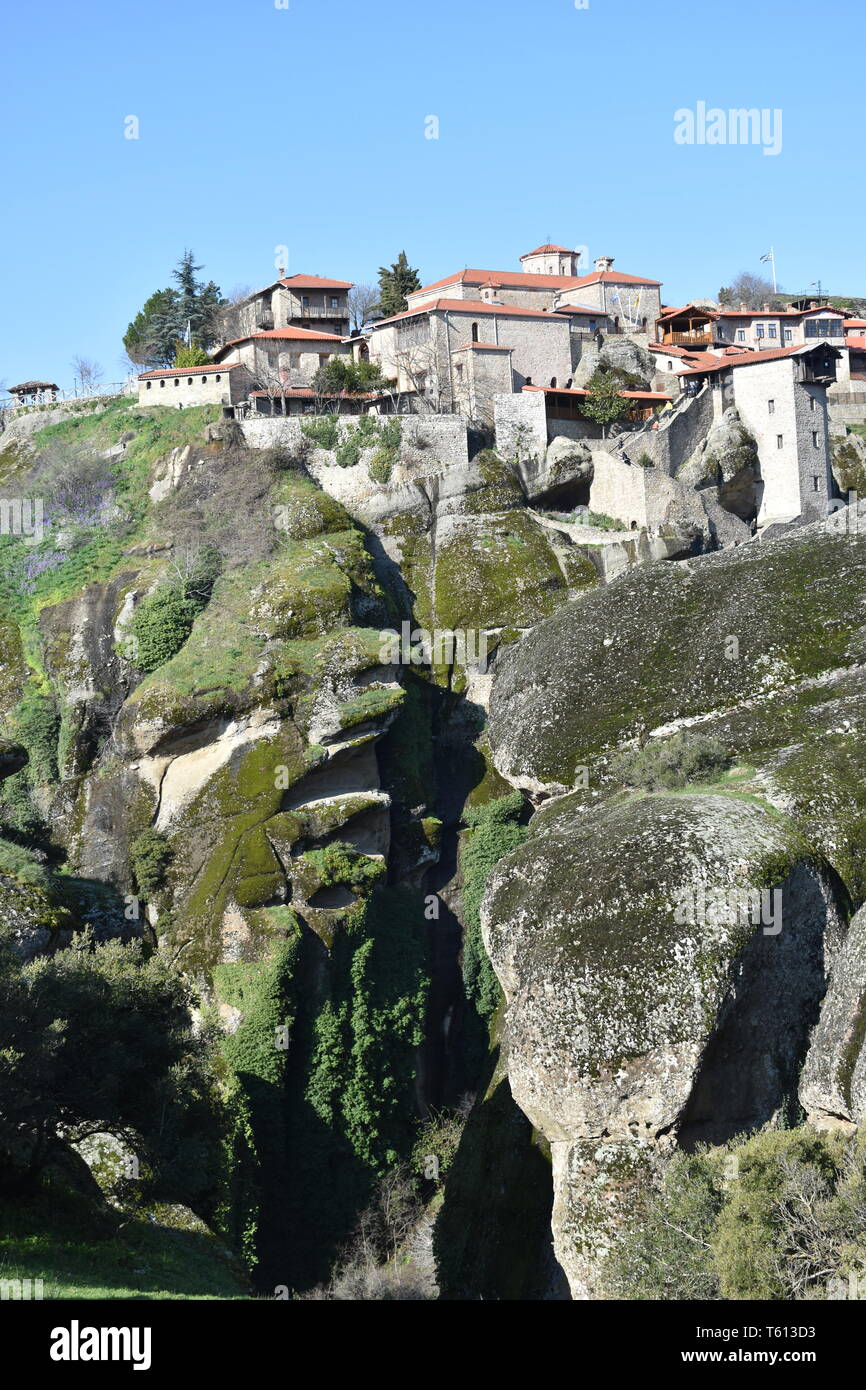 Meglio di Meteora Grecia Monestaries sulle rocce metamorfosi monastero del XIII secolo le ossa dei monaci Viaggi Top 10 Grecia siti religiosi di viaggio Grecia Foto Stock