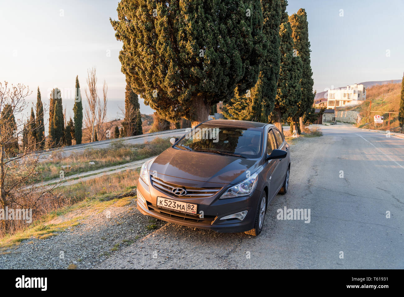 Sebastopoli, Repubblica di Crimea - Marzo 23, 2019: la vettura Hyundai Solaris è parcheggiato in natura. Giad Accent / Hyundai Avega / Hyundai Brio / Dodge Verna Foto Stock