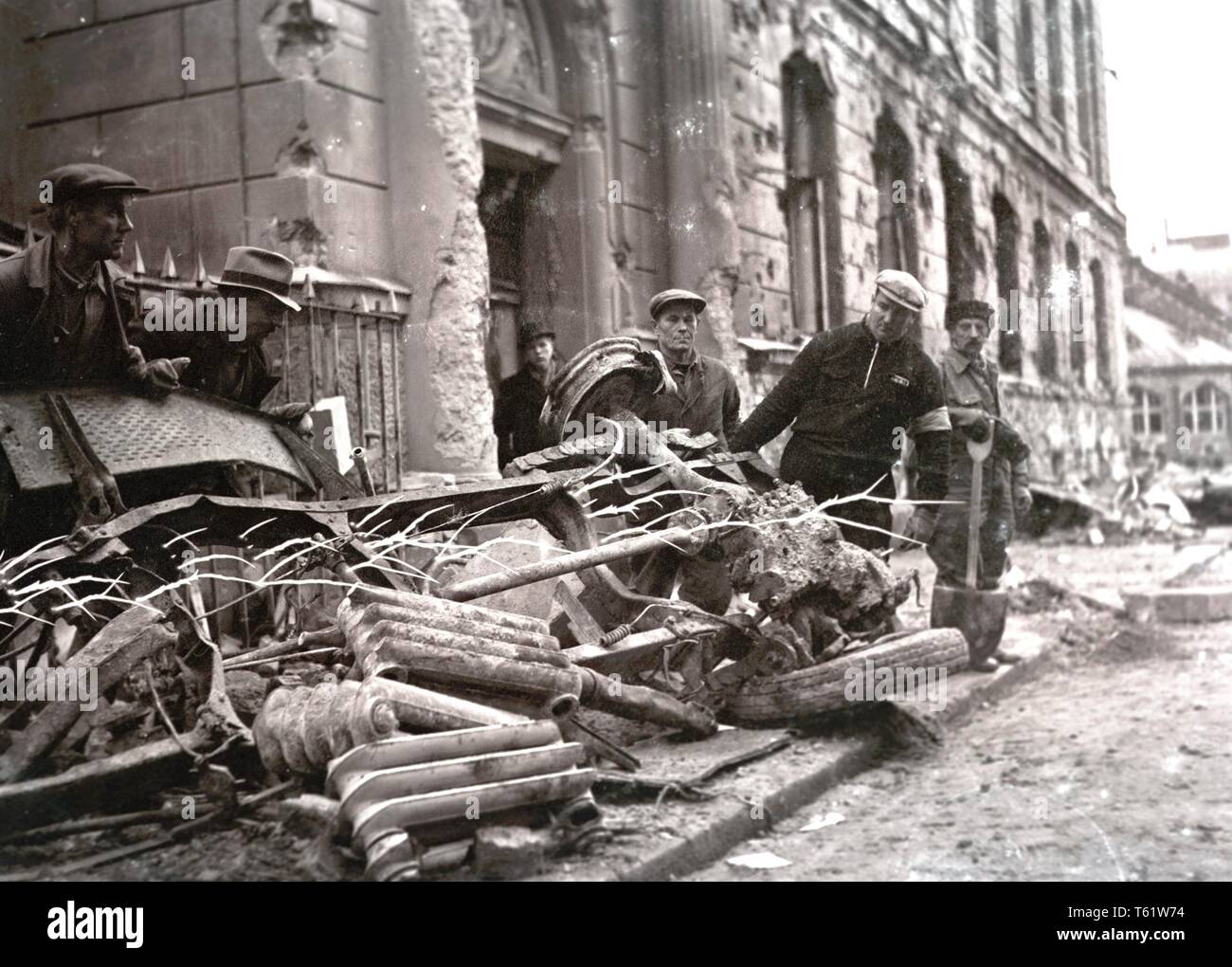 La guerra d'inverno. Un conflitto militare tra Unione sovietica e Finlandia. Si è cominciato con un invasione sovietica nel novembre 1939 quando infantery sovietica attraversato il confine sul Karelian istmo. Da qui il Campidoglio finlandese edifici di Helsinki è stata colpita da aerei sovietici bombardamenti. Più di 100000 bombe hanno colpito Helsinki durante la guerra. Dicembre 1939. Foto Kristoffersson ref 91-9 Foto Stock