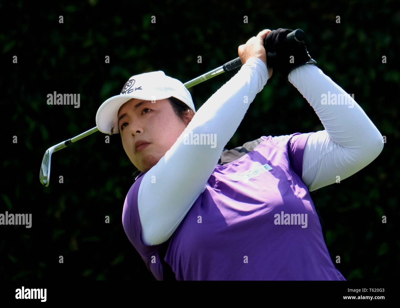 Los Angeles, Stati Uniti d'America. 27 apr, 2019. Shanshan Feng della Cina compete durante il terzo round della Hugel-Air premia la LPGA Open Golf Tournament a Los Angeles, negli Stati Uniti il 27 aprile 2019. Credito: Zhao Hanrong/Xinhua/Alamy Live News Foto Stock