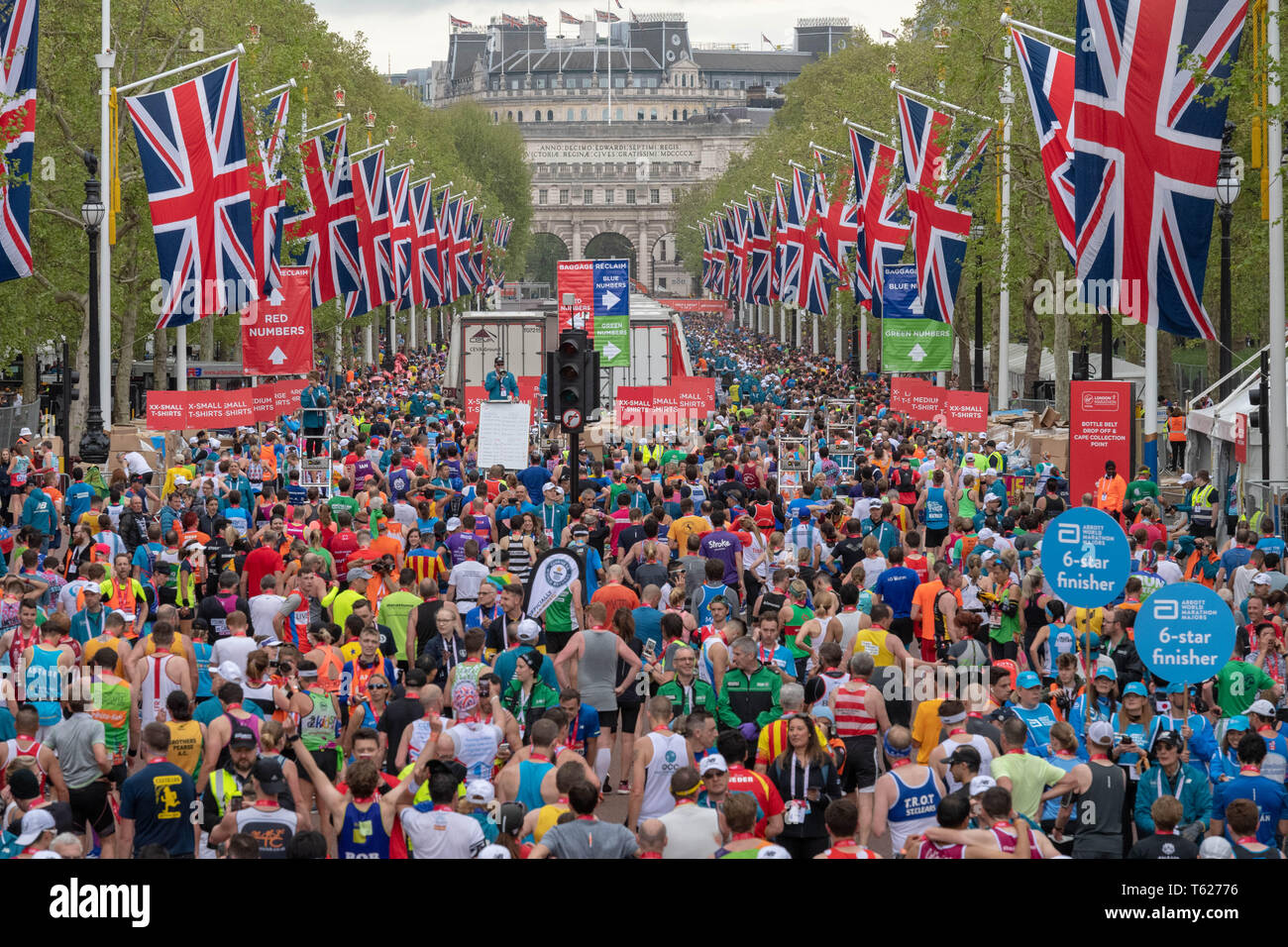 Londra, Regno Unito. 28 apr, 2019. Soldi VIRGIN LONDON MARATHON 2019 Credit: Ian Davidson/Alamy Live News Foto Stock