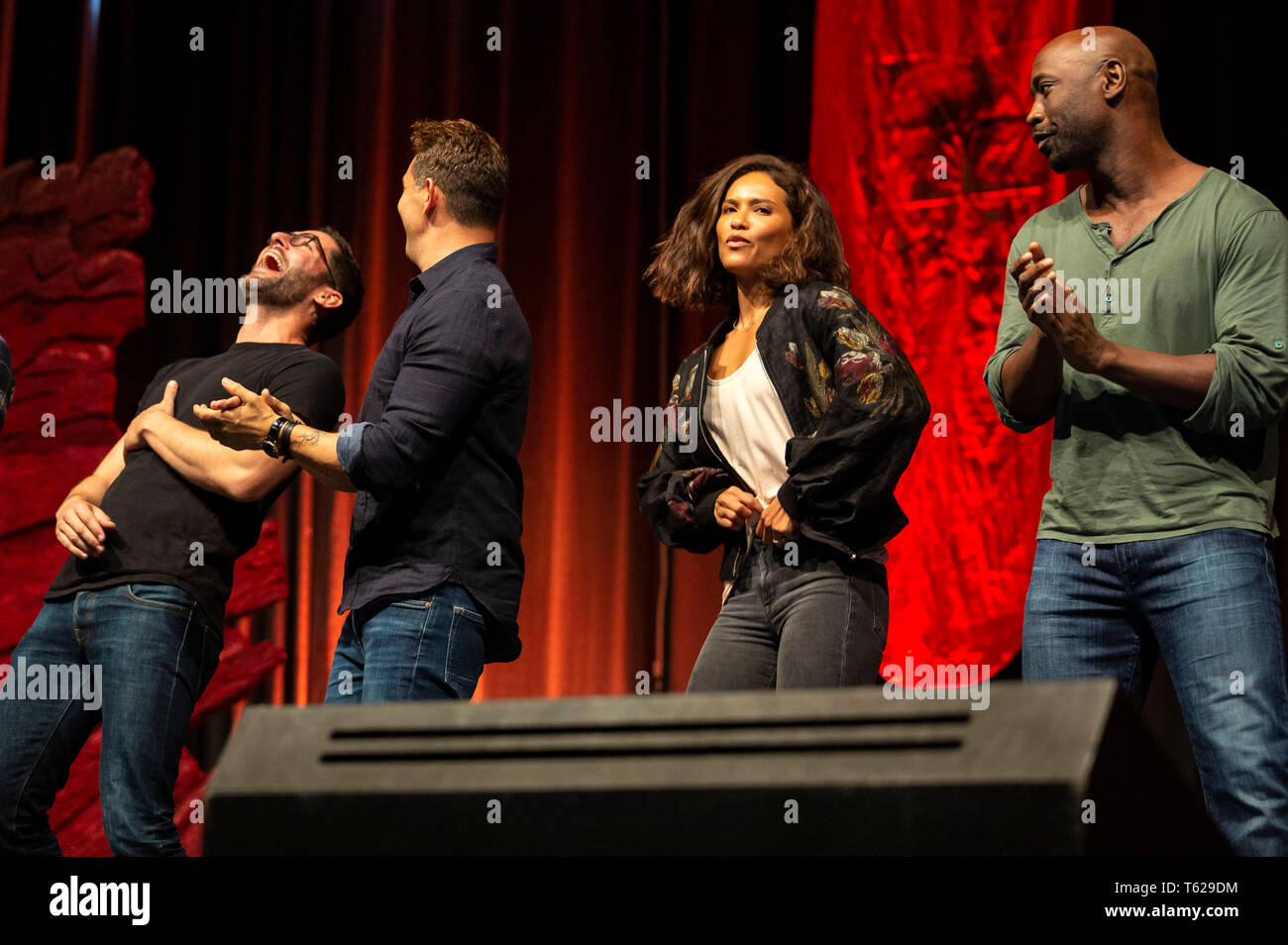 Tom Ellis, Kevin Alejandro, Lesley-Ann Brandt e DB Woodside al MagicCon 3 al Maritim Hotel. Bonn, 26.04.2019 | Utilizzo di tutto il mondo Foto Stock