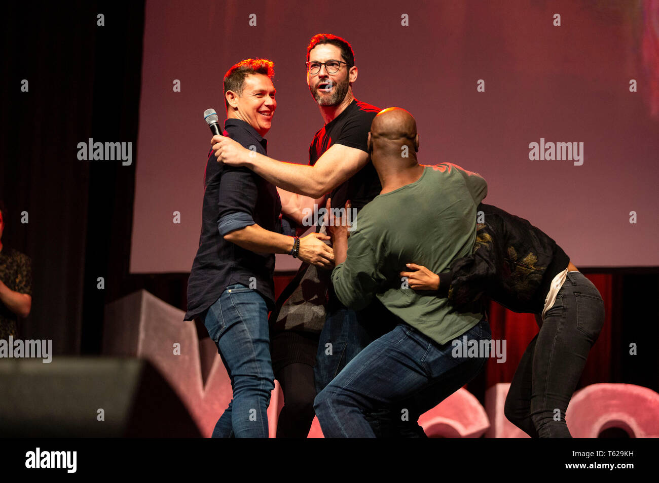 Bonn, Germania. 26 apr, 2019. Kevin Alejandro, Tom Ellis e DB Woodside al MagicCon 3 al Maritim Hotel. Bonn, 26.04.2019 | Utilizzo di credito in tutto il mondo: dpa/Alamy Live News Foto Stock