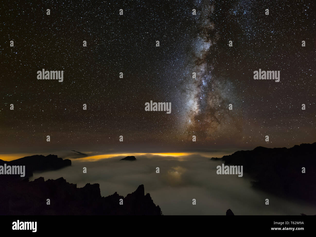 Il centro della Via Lattea sopra la Caldera de Taburiente a La Palma, Spagna. Foto Stock