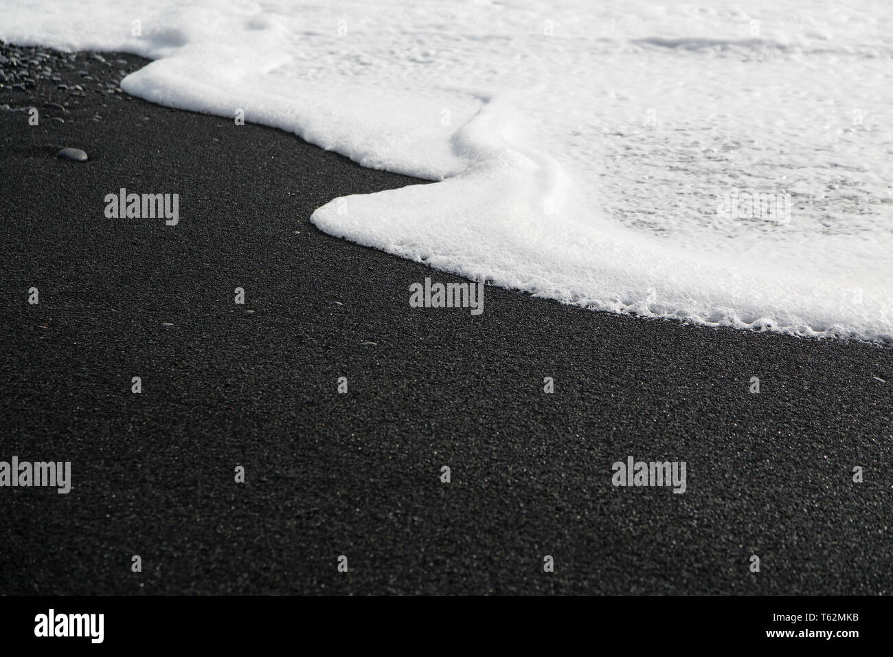 Particolare della spiaggia di sabbia nera di Puerto Naos in La Palma, Spagna. Foto Stock