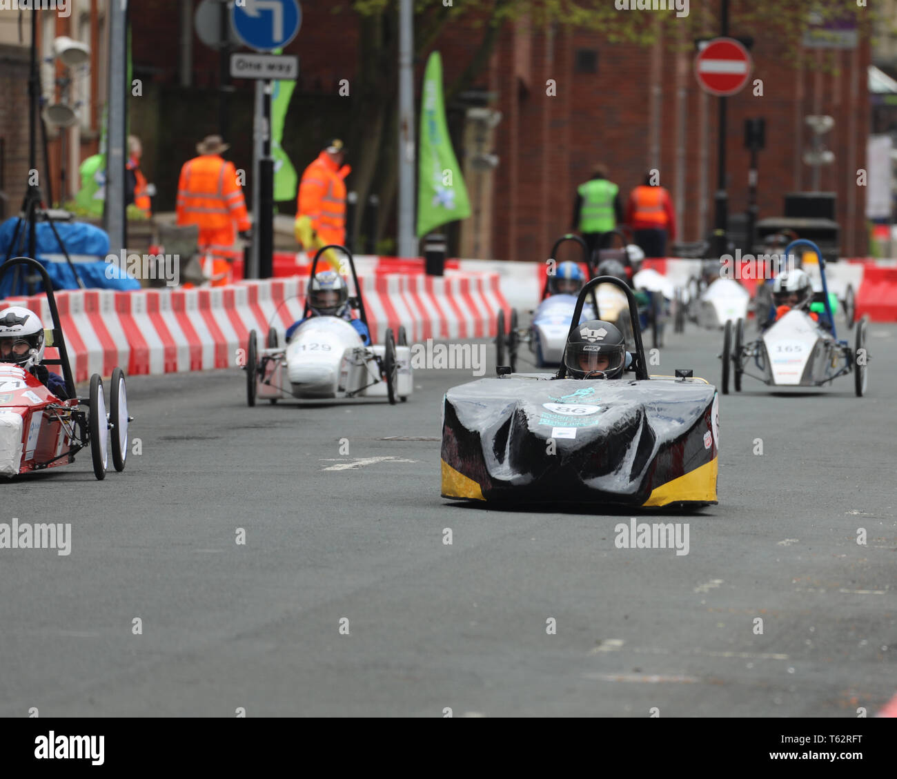 Greenpower Electric Car Racing venite a Kingston upon Hull strade per la prima mai street electric car gara in Gran Bretagna il 28 aprile 2019 Foto Stock