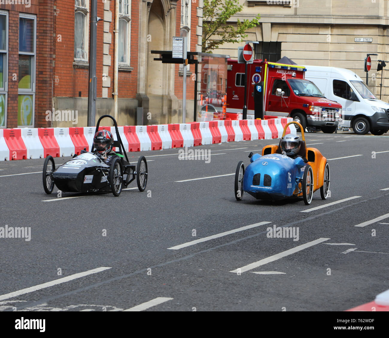 Greenpower Electric Car Racing venite a Kingston upon Hull strade per la prima mai street electric car gara in Gran Bretagna il 28 aprile 2019 Foto Stock