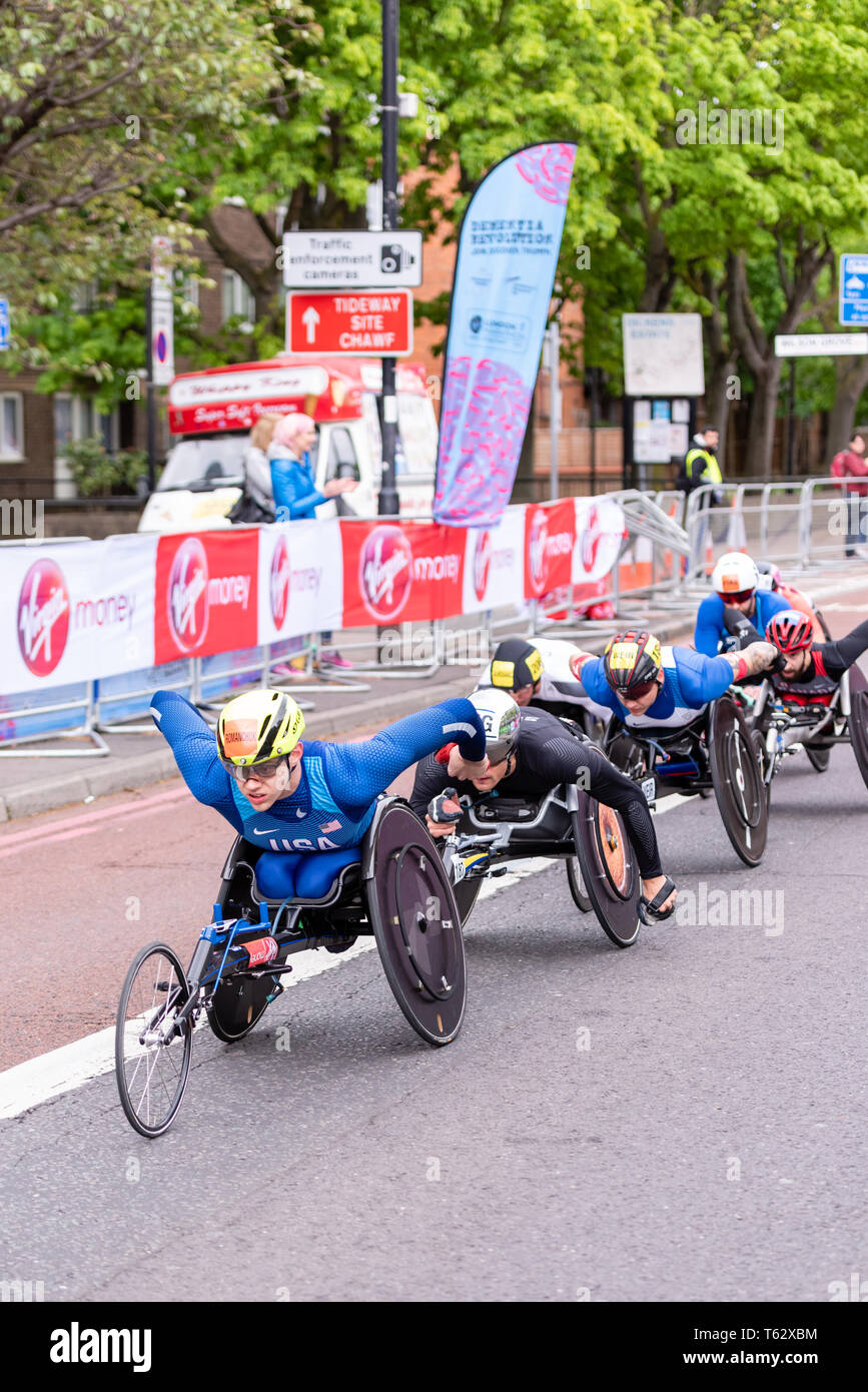 28 Aprile 2019 - World Para/sedia a rotelle Elite London Marathon atleti Foto Stock