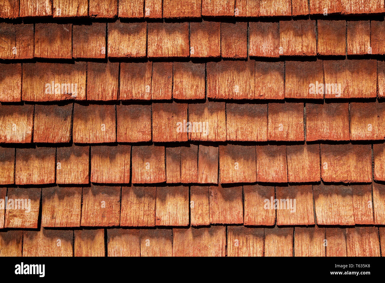 Tradizionale casa di legno in scandinavia con il suo colore rosso tavoloni Foto Stock