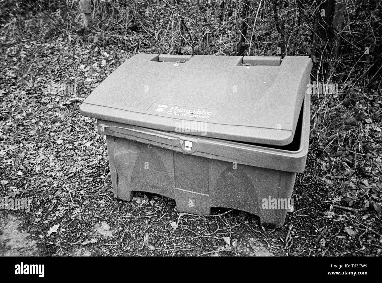 Graniglia o sale bin, Medstead, Hampshire, Inghilterra, Regno Unito. Foto Stock