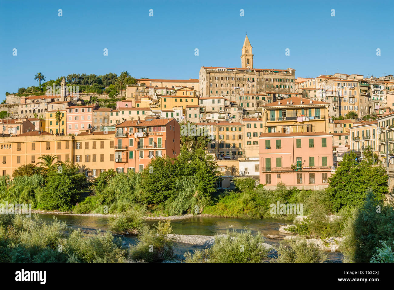 Centro storico di Ventimiglia, Liguria, Italia nord-occidentale Foto Stock
