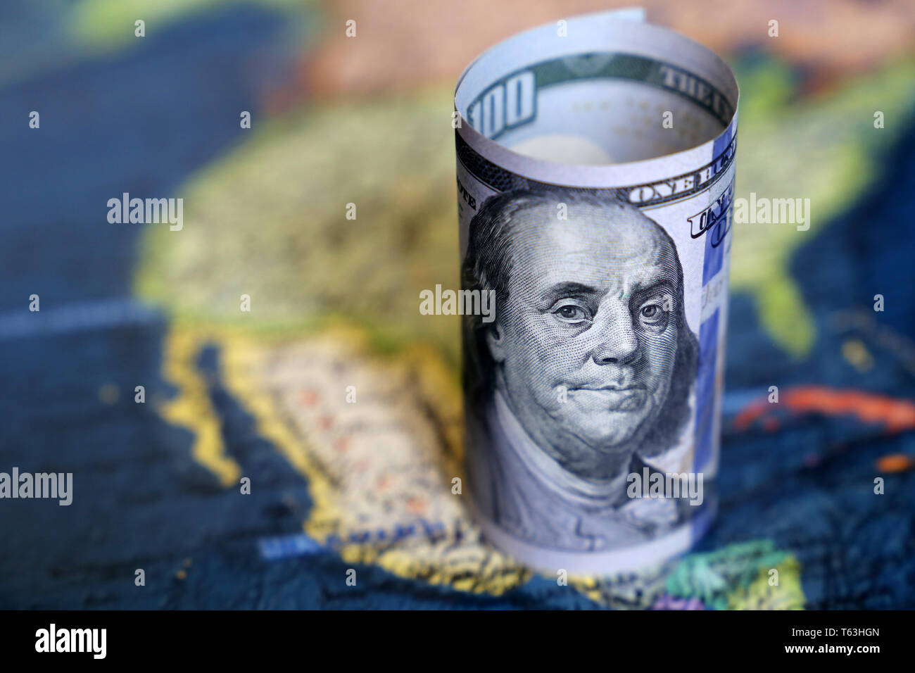 Dollari USA sulla mappa di Messico e America del Nord continente. Economia messicana, investimento americano e il concetto di trading Foto Stock