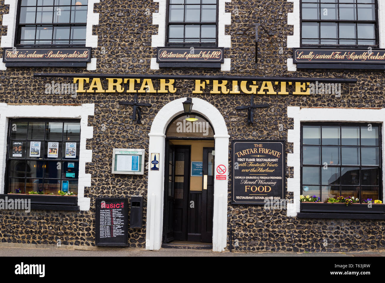 Broadstairs, Kent, Regno Unito. La Fregata Tartare pub sorge accanto al porto di Viking Bay. Foto Stock