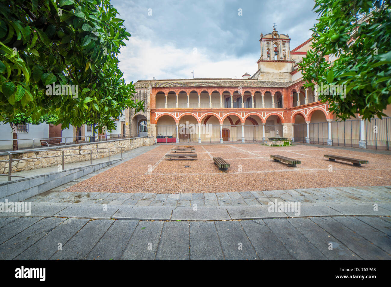 Convento di San Francisco a Compas de San Francisco Square a Cordoba, Spagna. Gotico Rinascimentale tempio rimaneggiata nel XVIII secolo in stile barocco Foto Stock