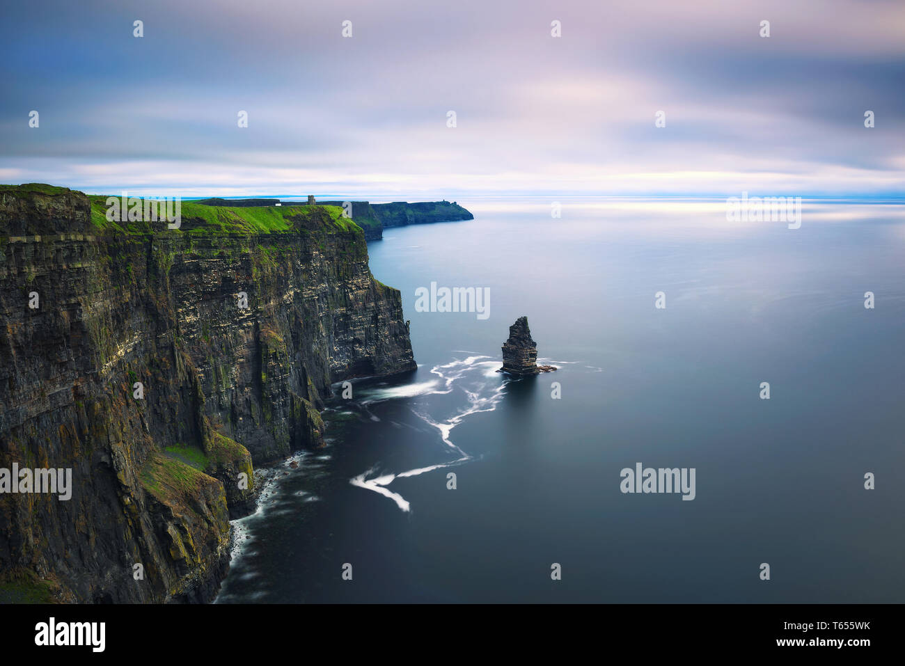 Vista panoramica della Scenic Cliffs of Moher in Irlanda Foto Stock