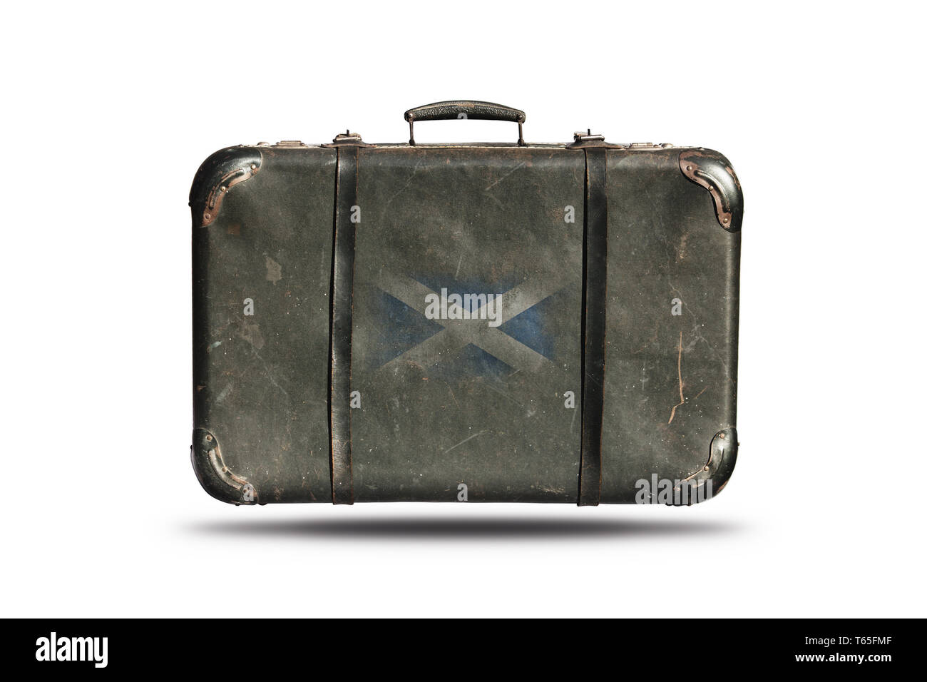 Viaggio in pelle Vintage valigia con bandiera della Scozia isolati su sfondo bianco Foto Stock