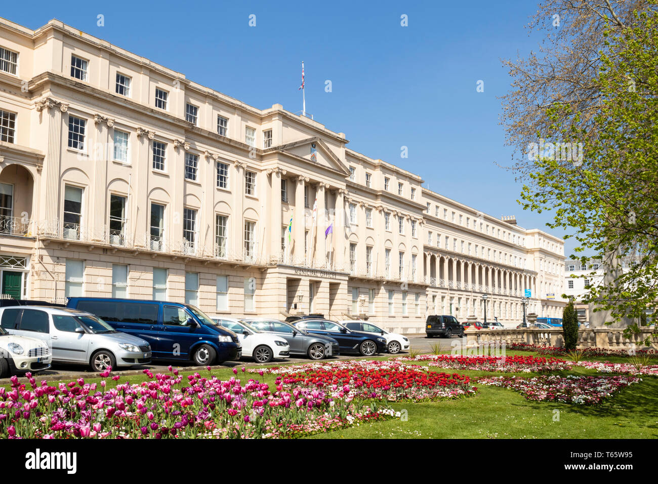 Cheltenham Borough Consiglio Uffici Comunali sulla passeggiata lungomare di Cheltenham Cheltenham Spa, Gloucestershire England Regno Unito GB Europa Foto Stock