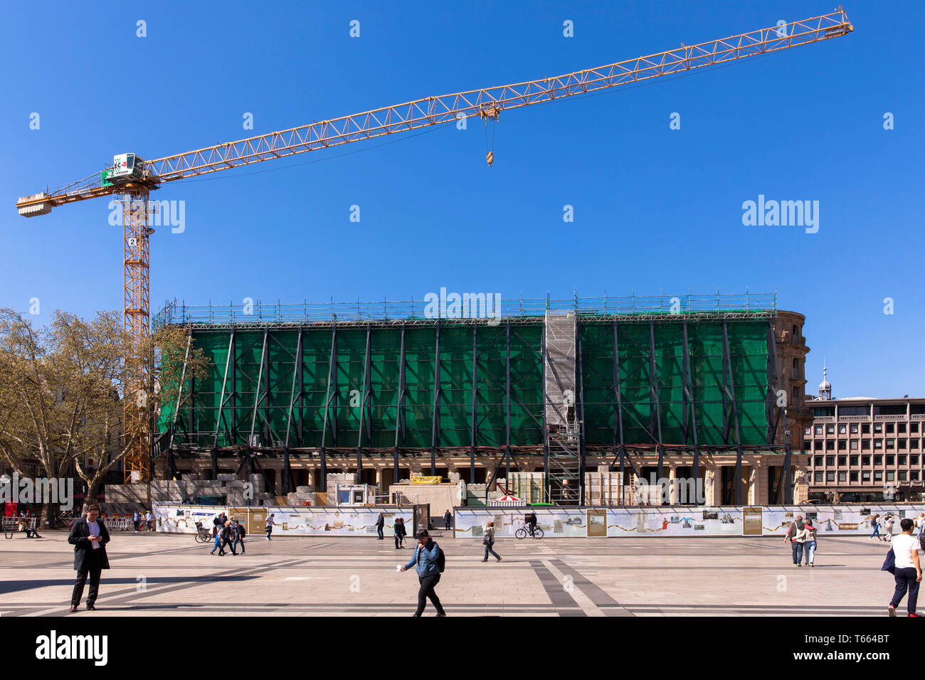 Il Dom-Hotel presso la cattedrale sarà completamente rinnovato, sito in costruzione, Colonia, Germania. Aprile 2019. das Dom-Hotel am Dom wird komplett sani Foto Stock