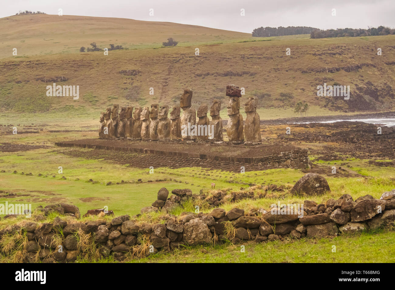 Moai statue sull'Isola di Pasqua. Ahu Tongariki, Cile, Sud America Foto Stock