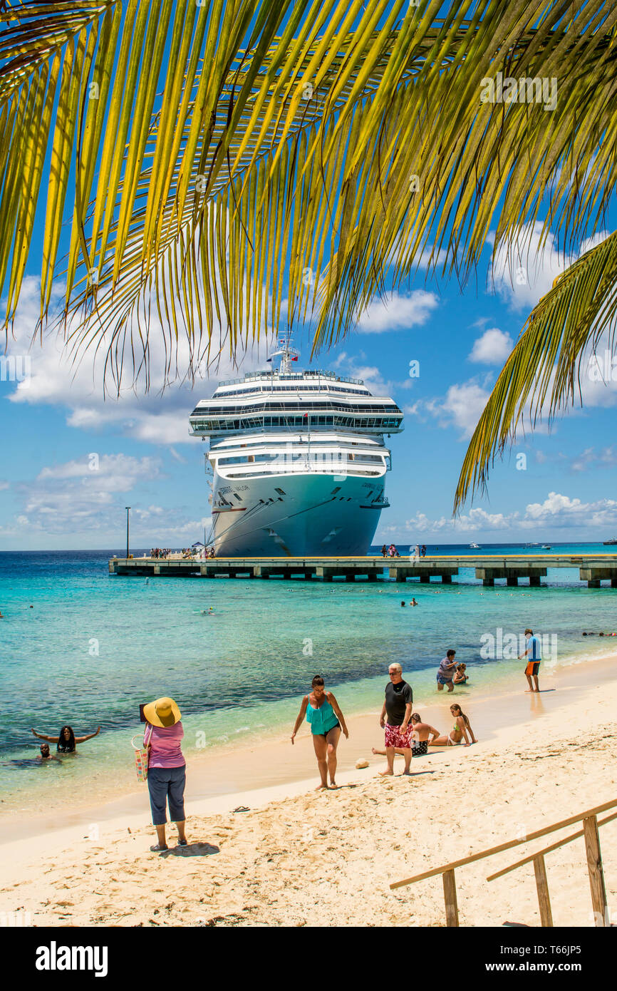 La nave di crociera a Grand Turk Cruise Port, Grand Turk Island, Isole Turks e Caicos, dei Caraibi. Foto Stock
