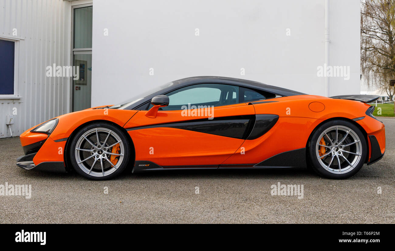 McLaren 600lt hypercar sul display nella 77a Goodwood GRRC Assemblea dei Soci, Sussex, Regno Unito. Foto Stock