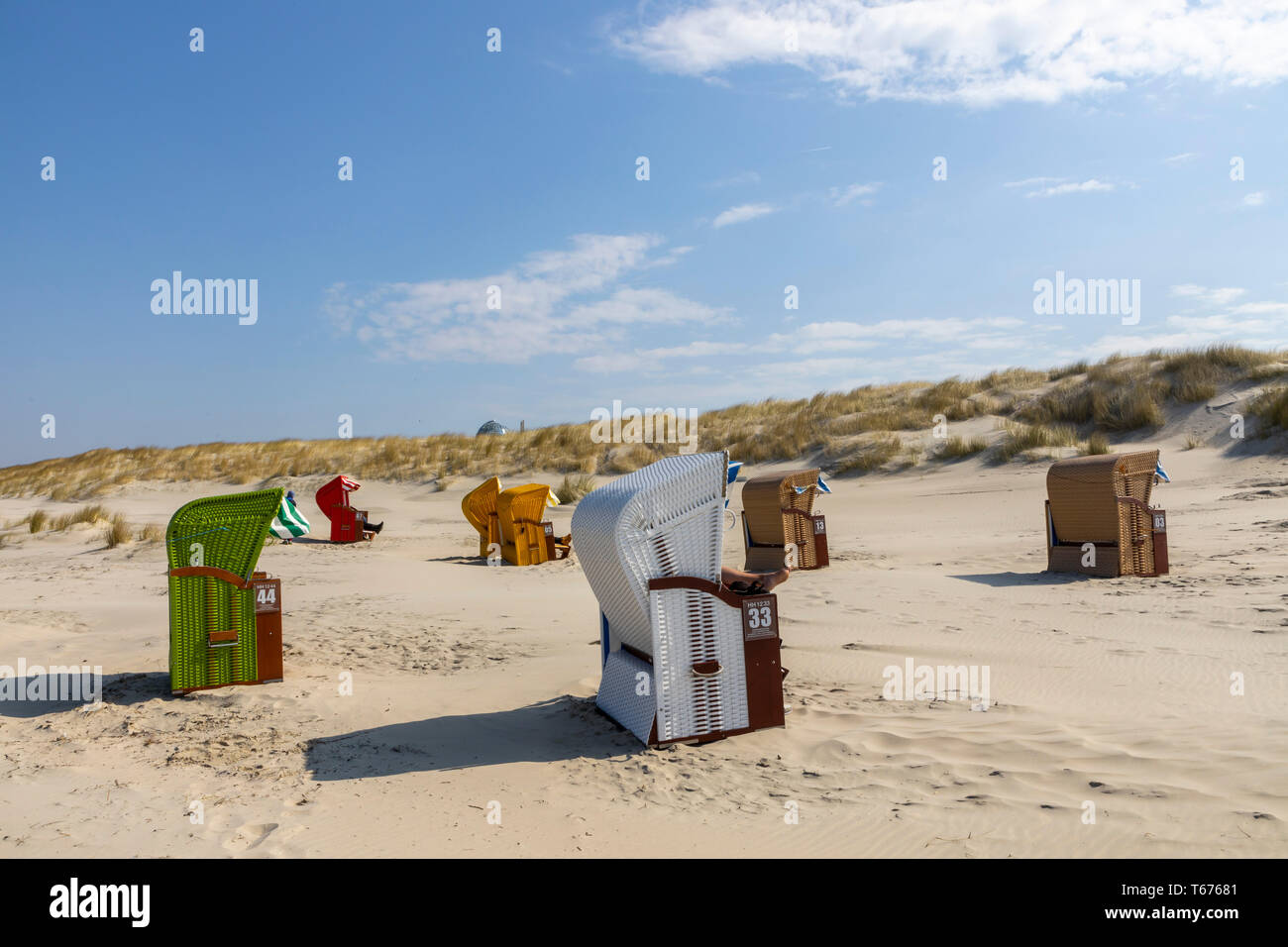 Isola del Mare del Nord Juist, Frisia orientale, spiaggia con sedie, Bassa Sassonia, Germania, Foto Stock