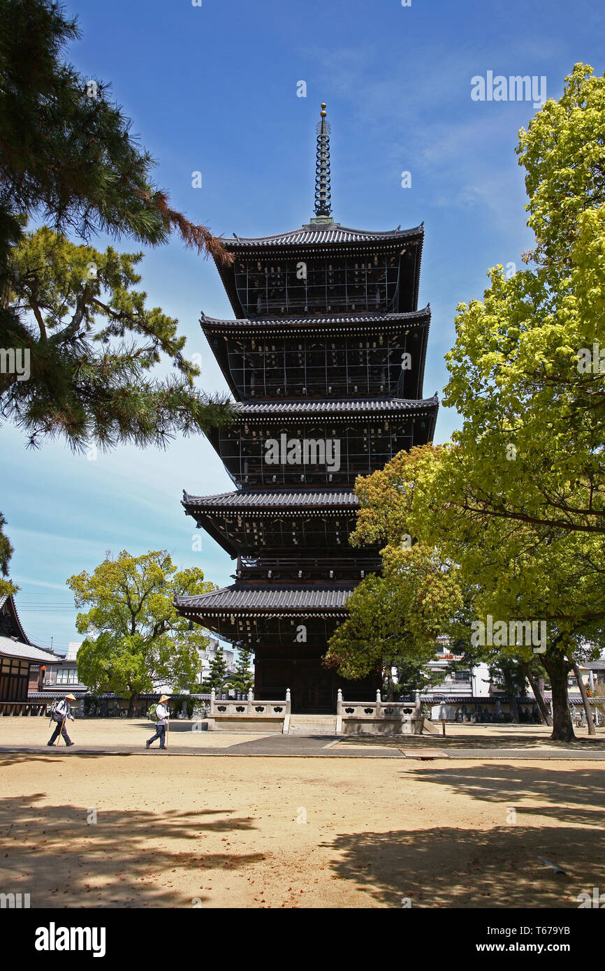 Cinque piani pagoda in legno Al tempio Zentsuji Kagawa Giappone Foto Stock