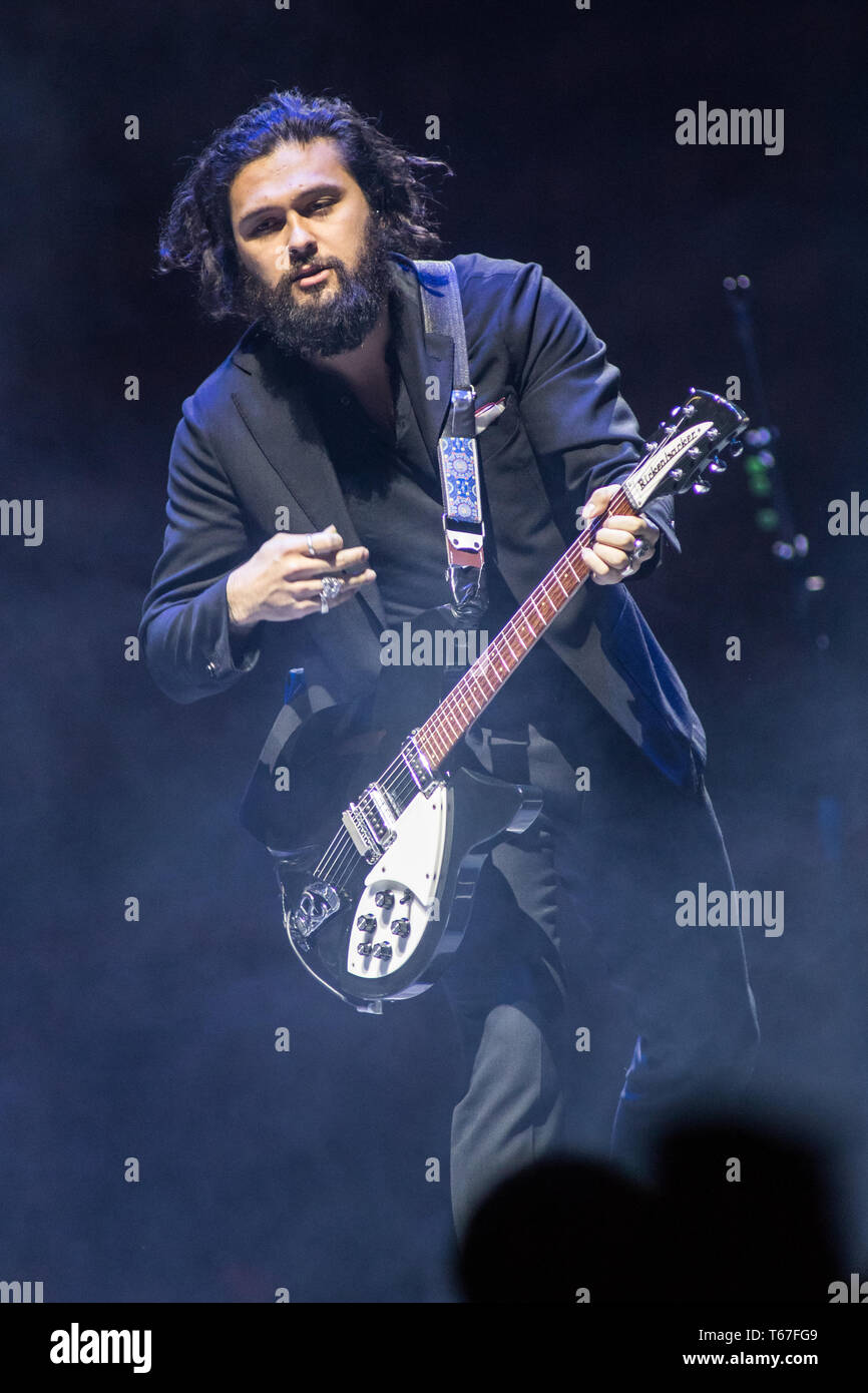 Milano Italia. Il 29 aprile 2019. La Australian indie rock band gang di giovani suona dal vivo sul palco al Mediolanum Forum apertura della mostra di Mumford & Figlio Foto Stock