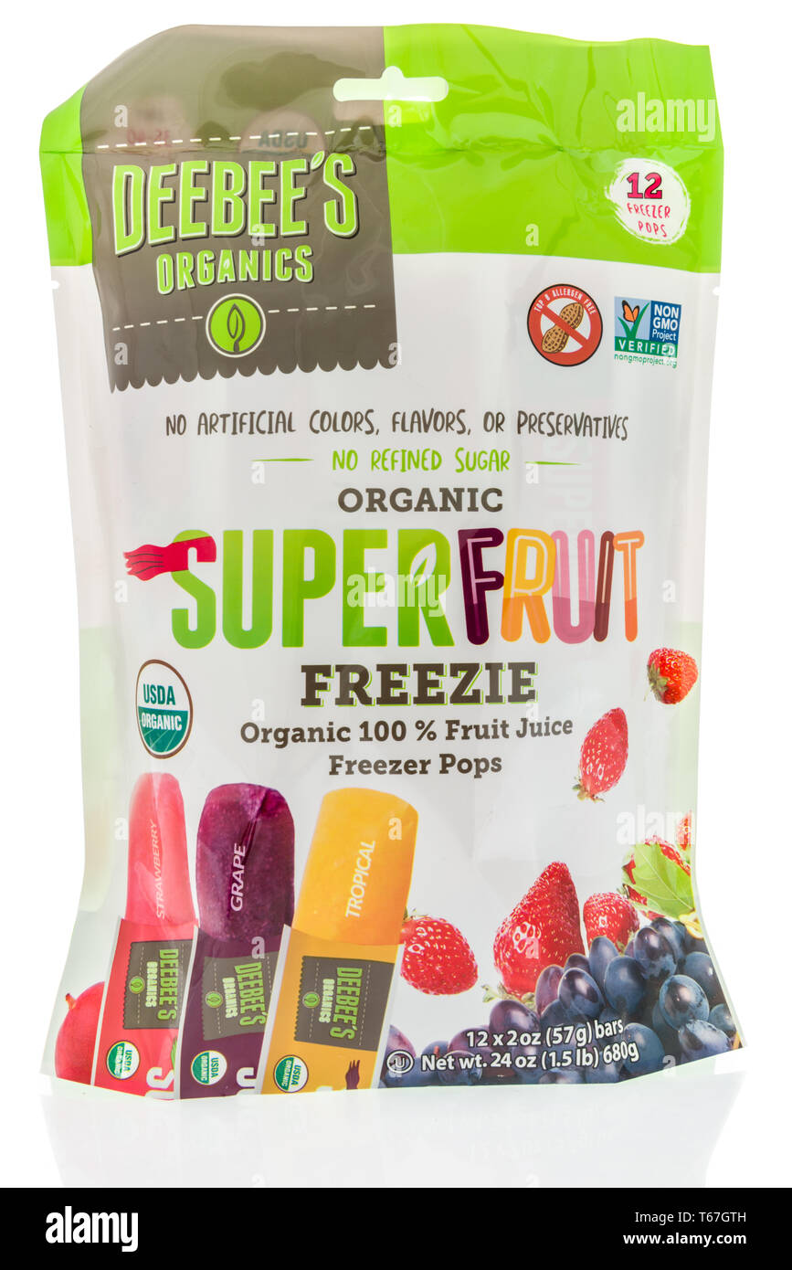 Winneconne, WI - 22 Aprile 2019: una confezione di prodotti organici Deebees super frutta pop congelatore isolato su un background Foto Stock