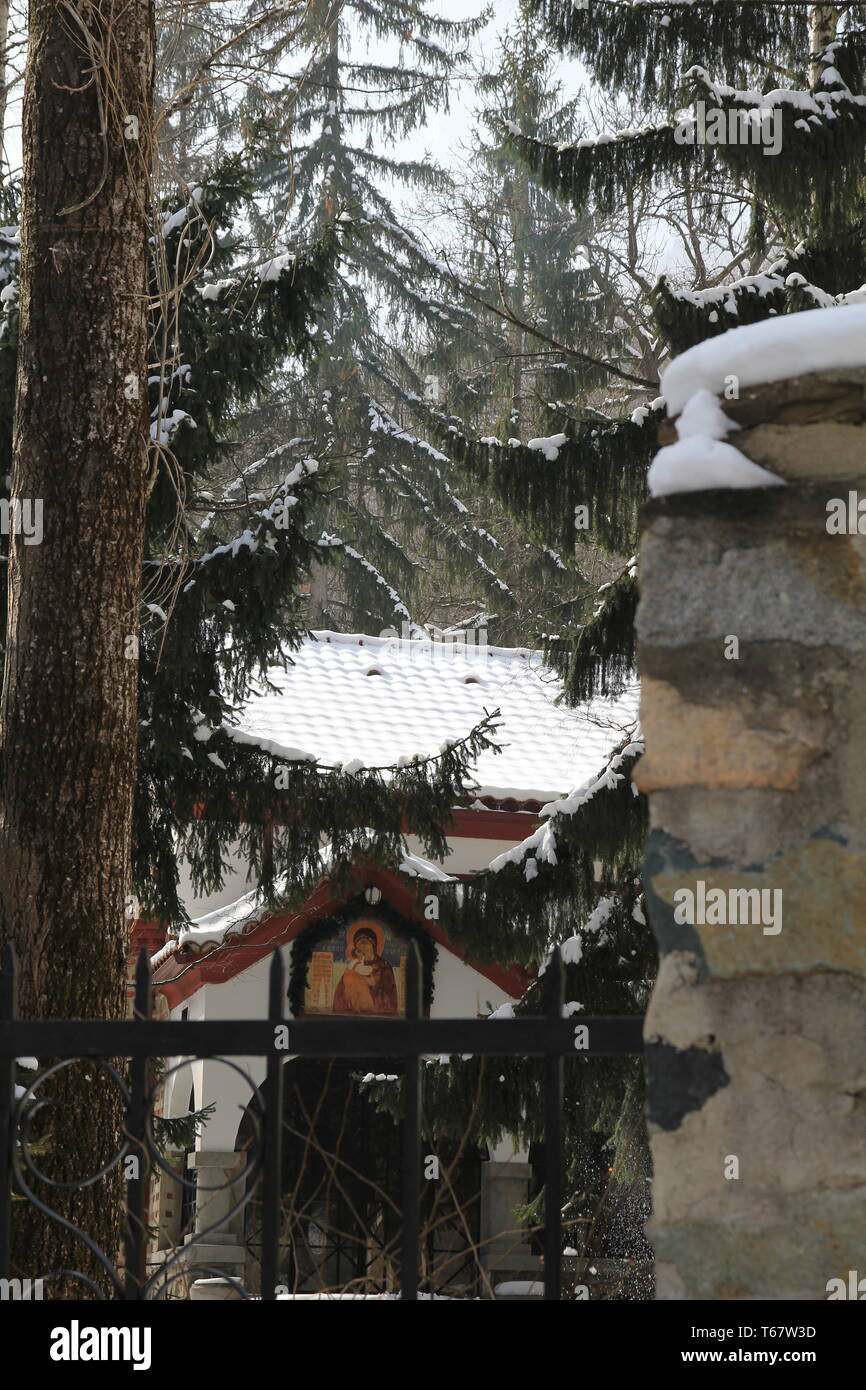 Bellissimo monastero ortodosso in inverno Foto Stock
