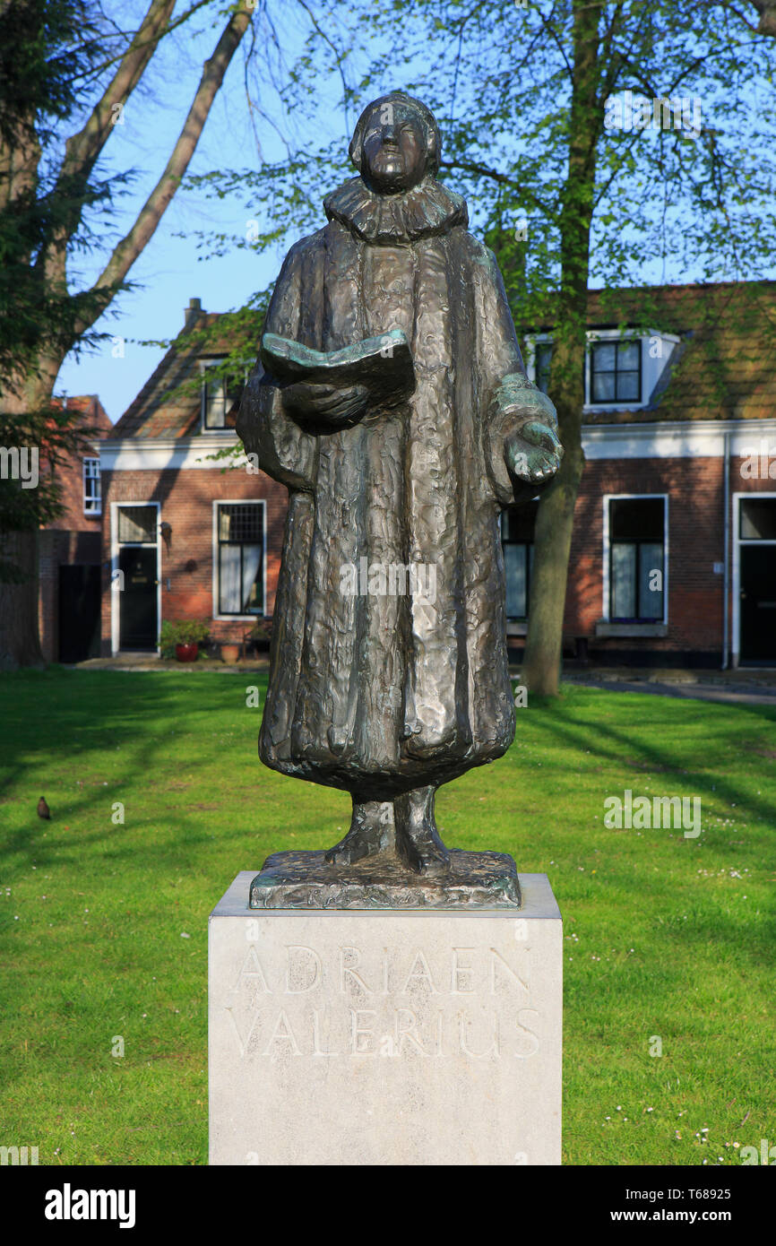 Statua del poeta olandese e compositore Adriaen Valerius aka Adrianus Valerio (1575-1625) a Veere, Paesi Bassi Foto Stock