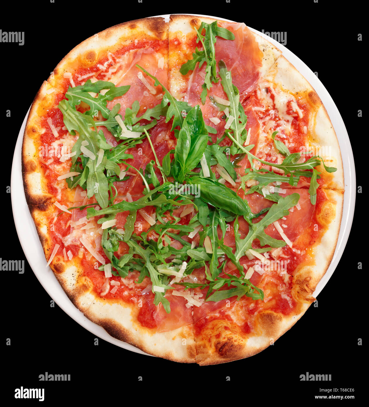 Pizza con prosciutto di Parma, isolato su nero, percorso di clipping incluso Foto Stock